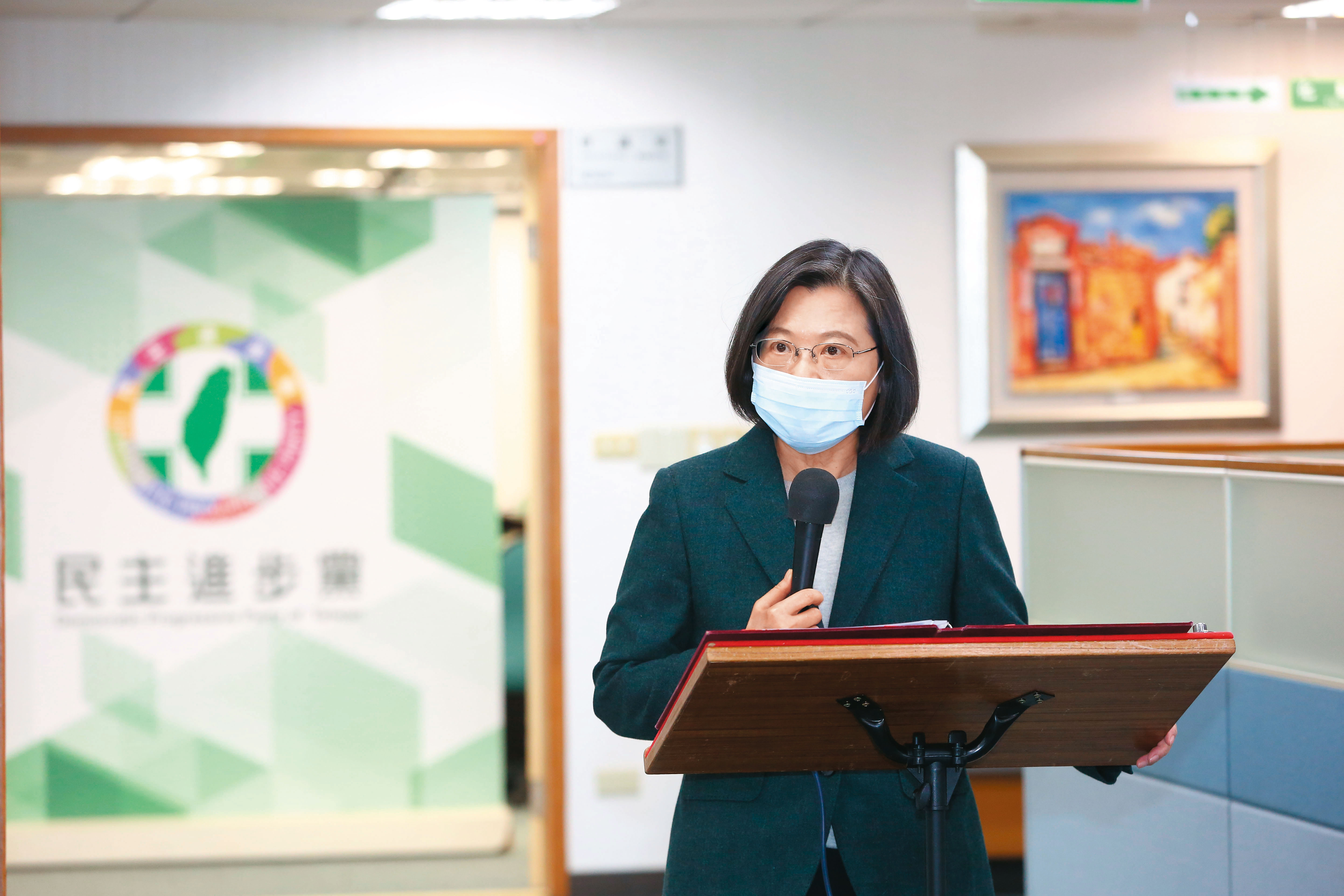 民進黨主席蔡英文(圖)1月20日主持民進黨中常會時表態支持黃捷,黨內公職立即啟動保捷行動。
