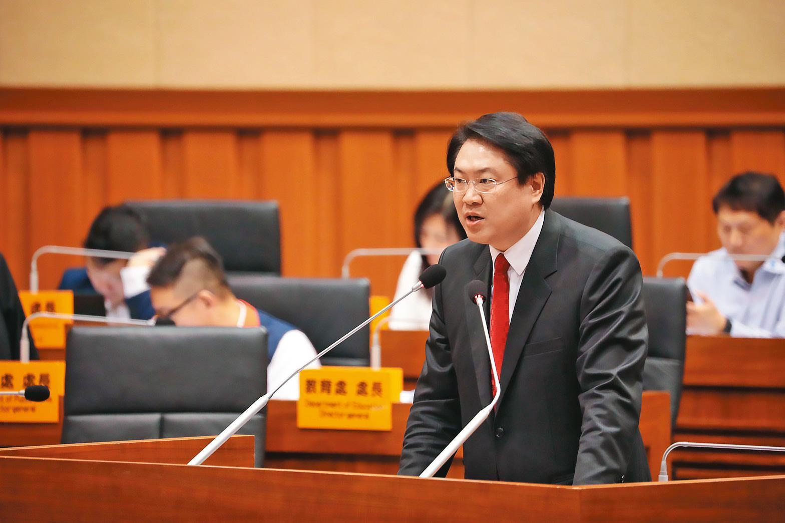 林右昌曾預估,尚志貨櫃場如果變成大學城,可以帶來8千到1萬名大學新住民,創造2千個以上的就業機會,帶動當地商機。