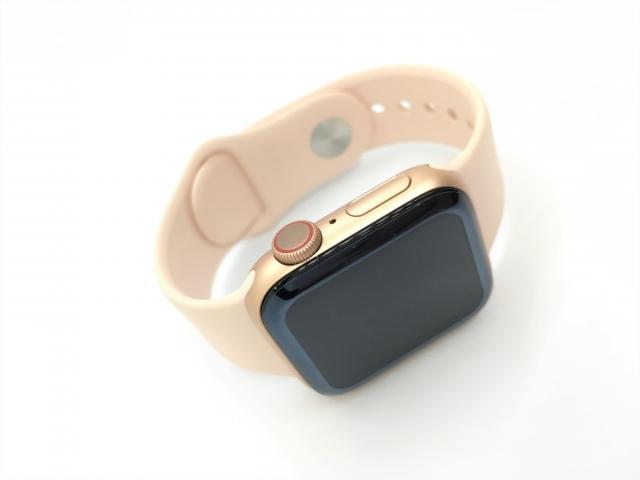 若欲使用蘋果最新推出的手機解鎖功能,必須先擁有Apple Watch。(示意圖,photo-AC)