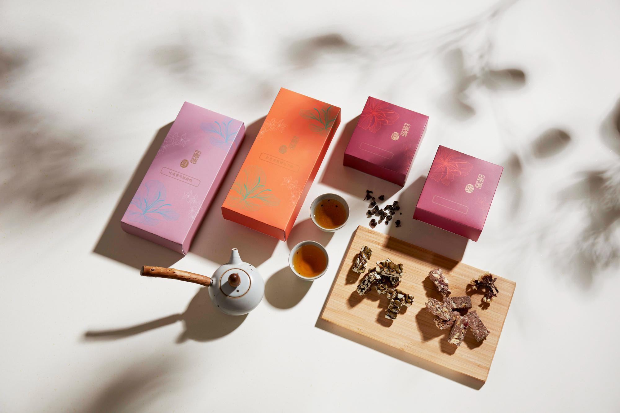 「向陽禮盒」以茶入茶點，搭配金萱烏龍與四季安尚，並由四款特色茶食任選二種搭配，其中紅水烏龍南瓜子酥與玫瑰普洱綿綿酥是錯過可惜的人氣選擇。（799元／盒、含兩款茶包各5包及茶點2品，王德傳提供）