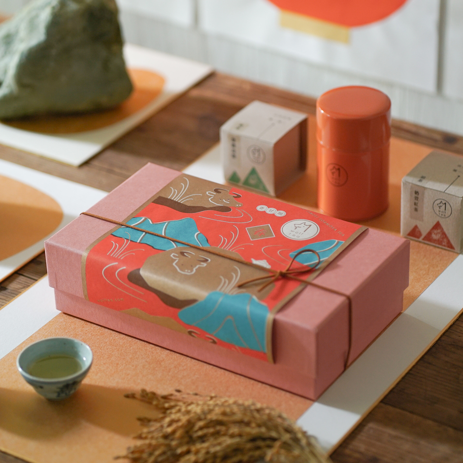 奶萱紅茶、阿里山的悠韻烏龍與薄荷紅玉組合出的「豐美如意」。（1,480元／盒、含1罐薄荷紅玉+奶萱紅茶、烏龍，琅茶提供）