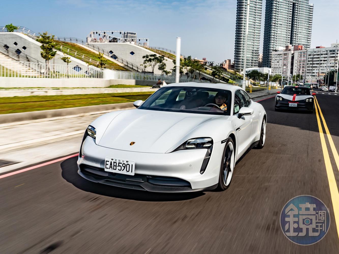 是花拳繡腿、還是真金不怕火煉?PORSCHE Taiwan特別安排了媒體接力環島試駕來驗證其「長征」實力,而我們擔當的則是第一棒「台北→高雄」。
