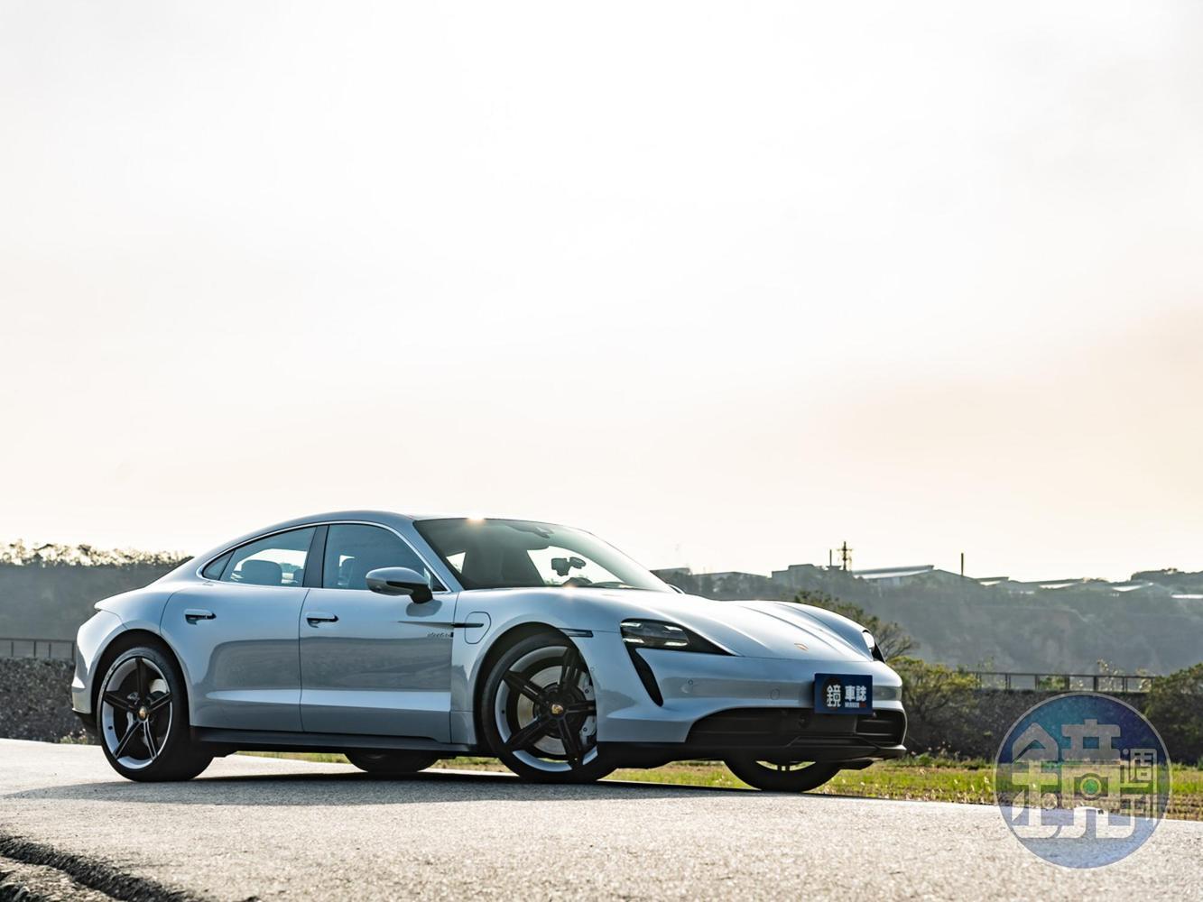 PORSCHE Taycan 4S
