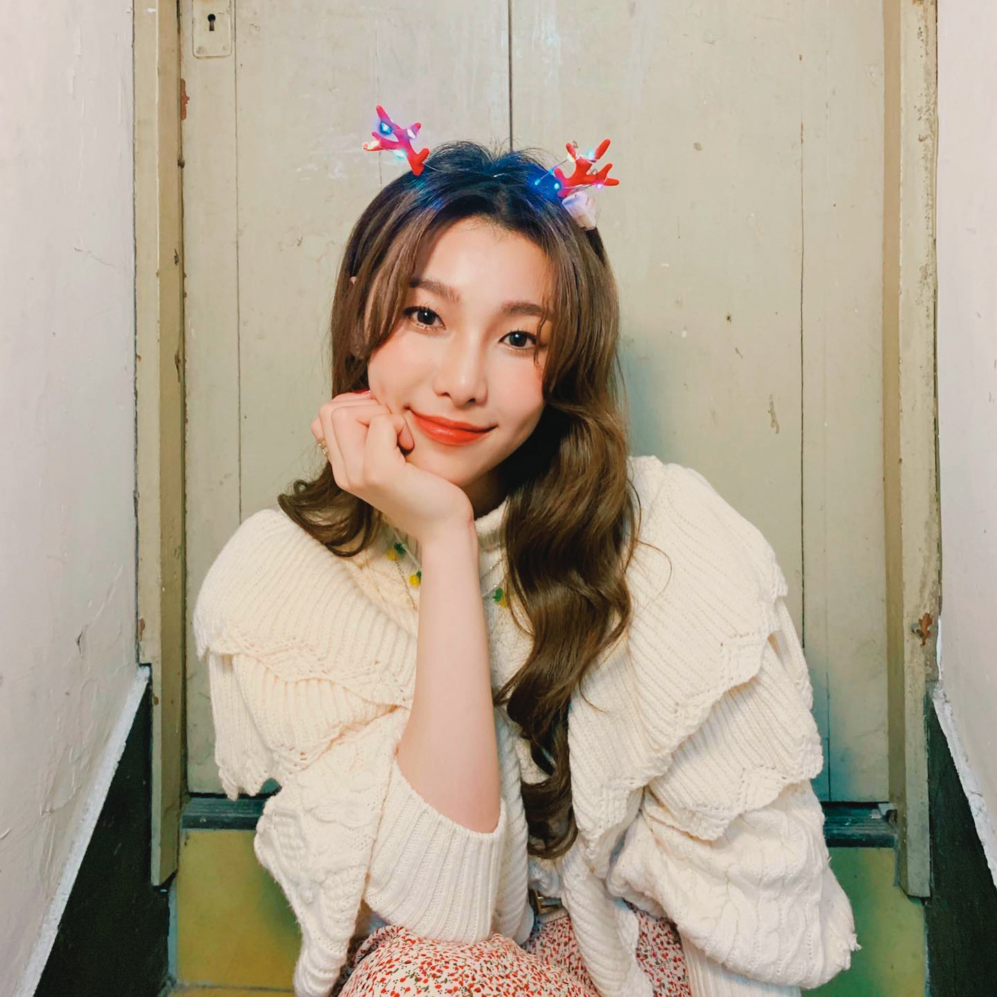 采子的創作曲被疑與外國組合類似,她澄清沒這回事,老闆邱鋒澤也力挺。(翻攝采子臉書)