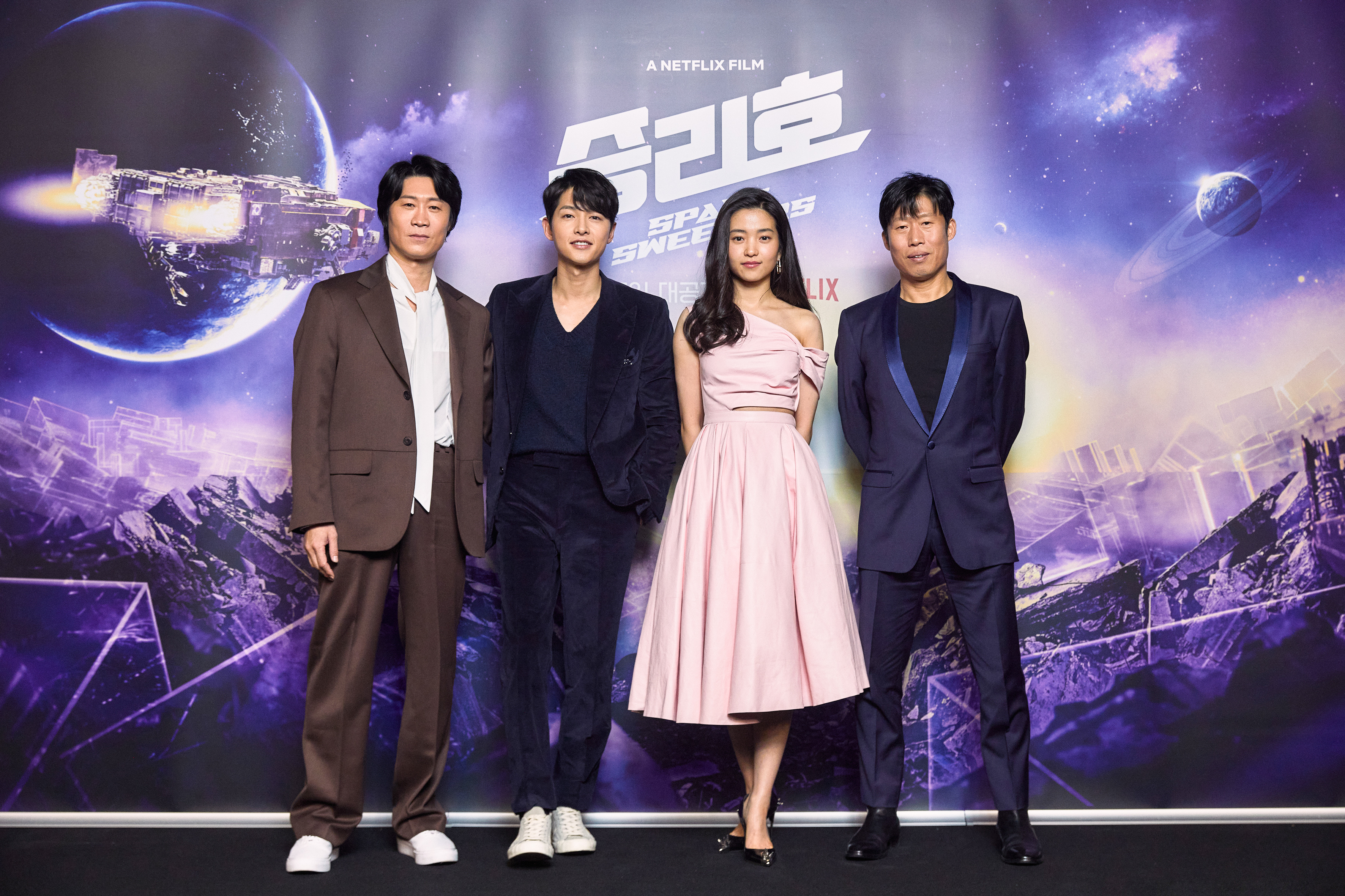 韓影《勝利號》將在2月5日於Netflix上線。（Netflix提供）