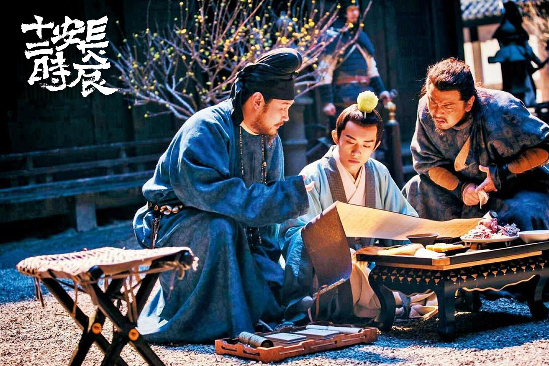 雷佳音（右）稱讚易烊千璽（中）優秀，將自己管理得非常好。（LiTV、雷佳音工作室提供）