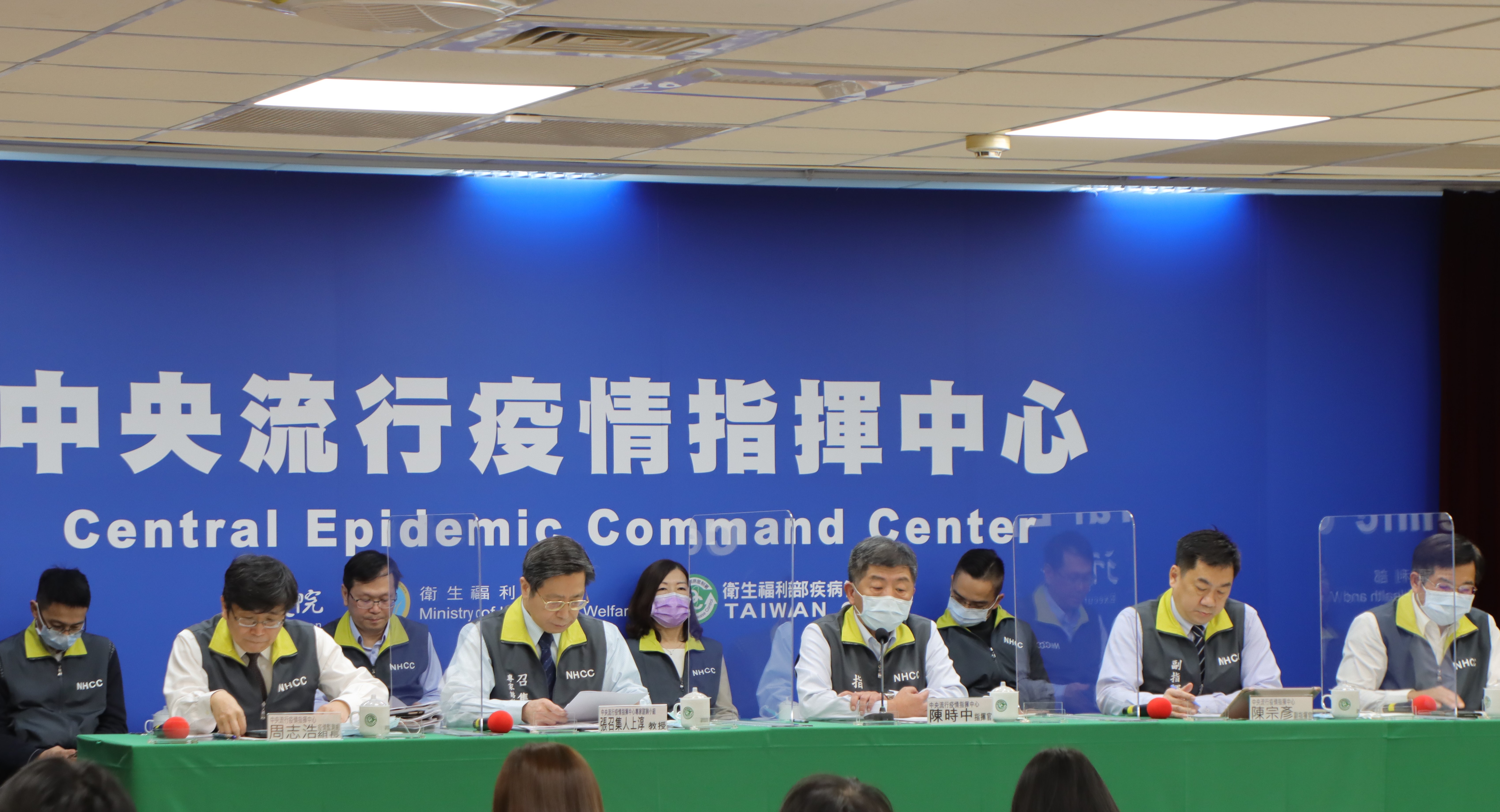 針對有醫護人員抱怨居家檢疫被院方要求請假，相當於變相扣假；陳時中對此做出回應。（指揮中心提供）