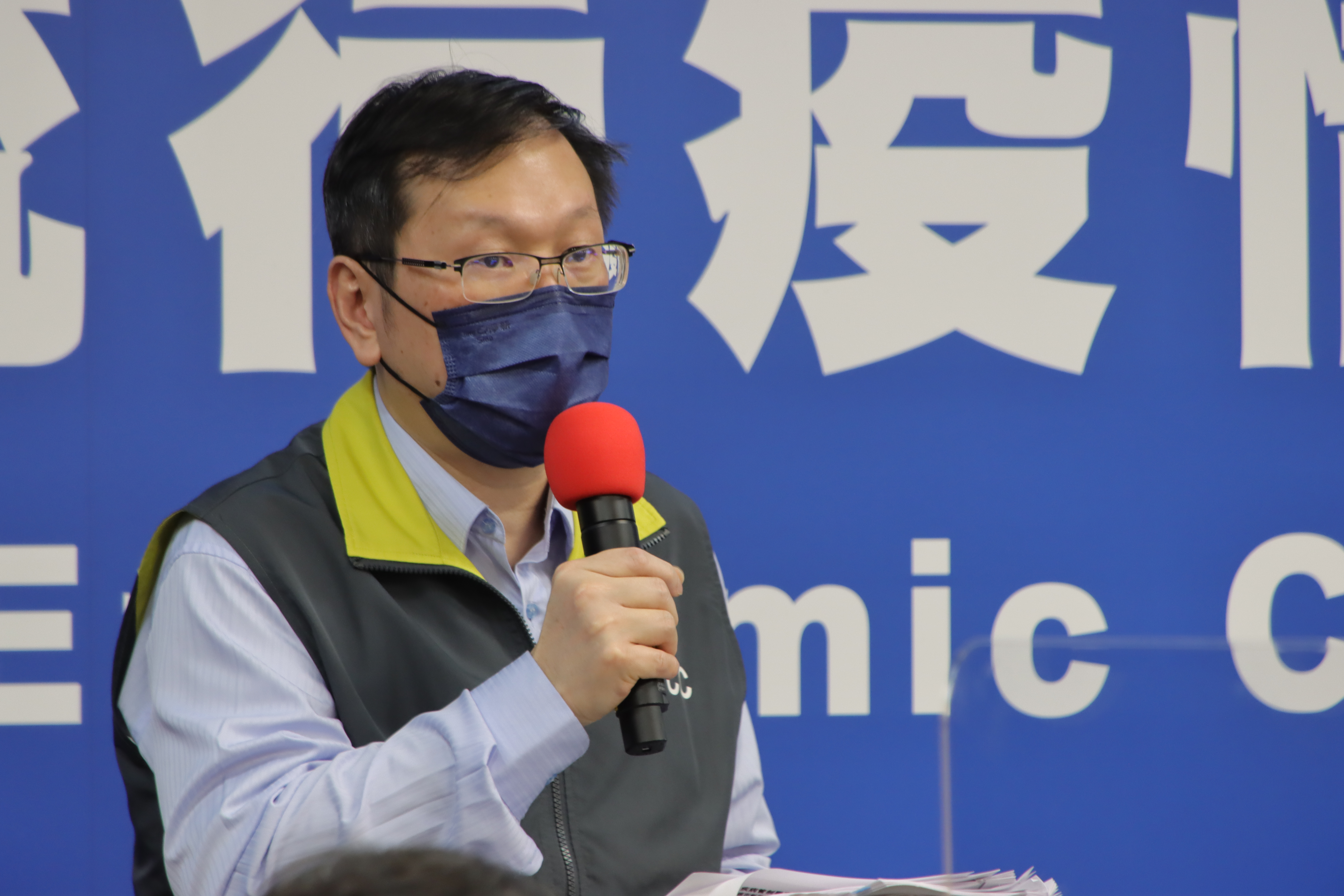 針對疑似謊報症狀採檢的案913，莊人祥曝光其血清抗體採檢結果，研判為非近期感染。（指揮中心提供）