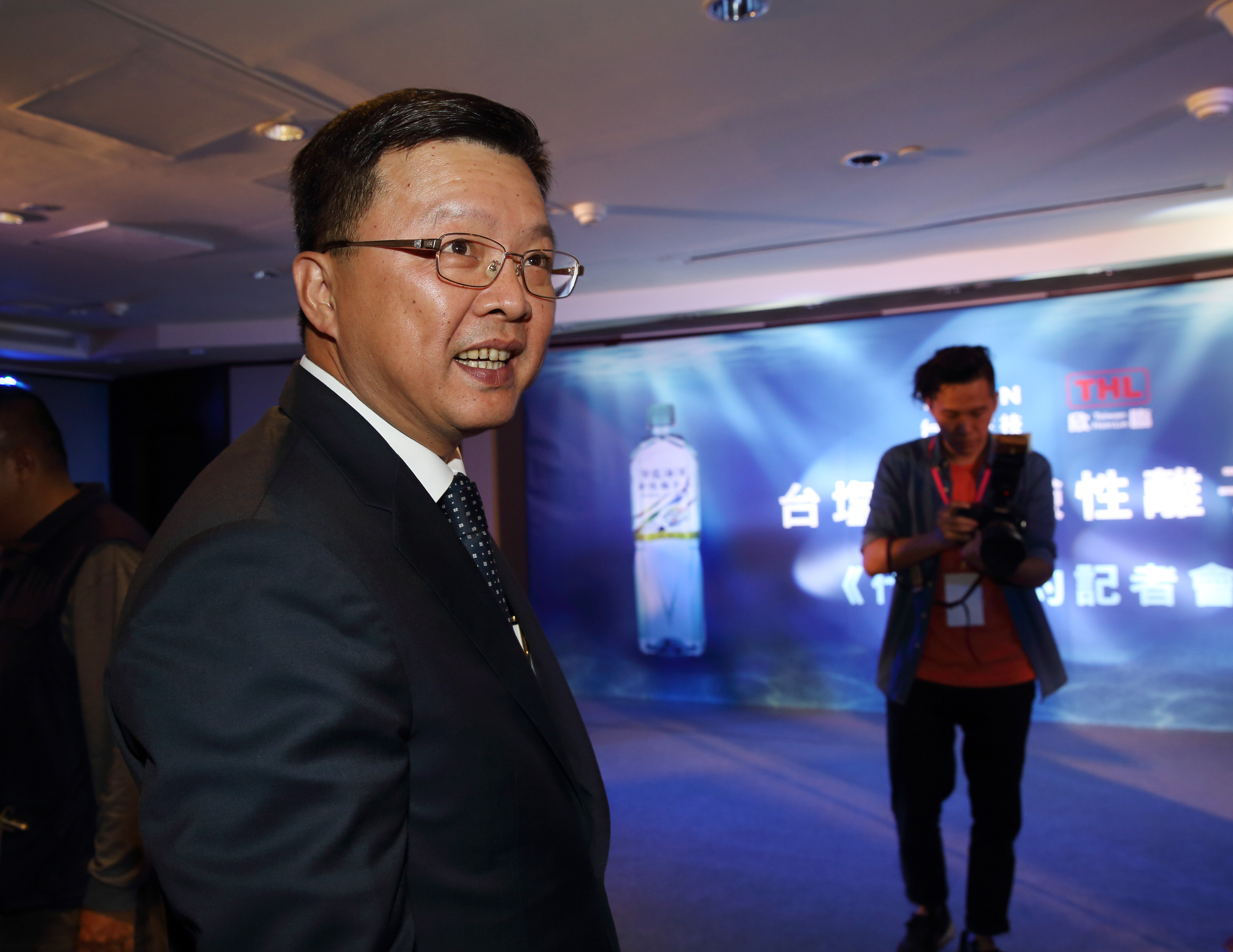 台鹽董事長陳啓昱在2月1日突然閃電請辭，本刊調查，陳啓昱異動的真正原因恐跟台鹽轉投資「嘉義義竹漁電共生案EPC統包工程案」有關。