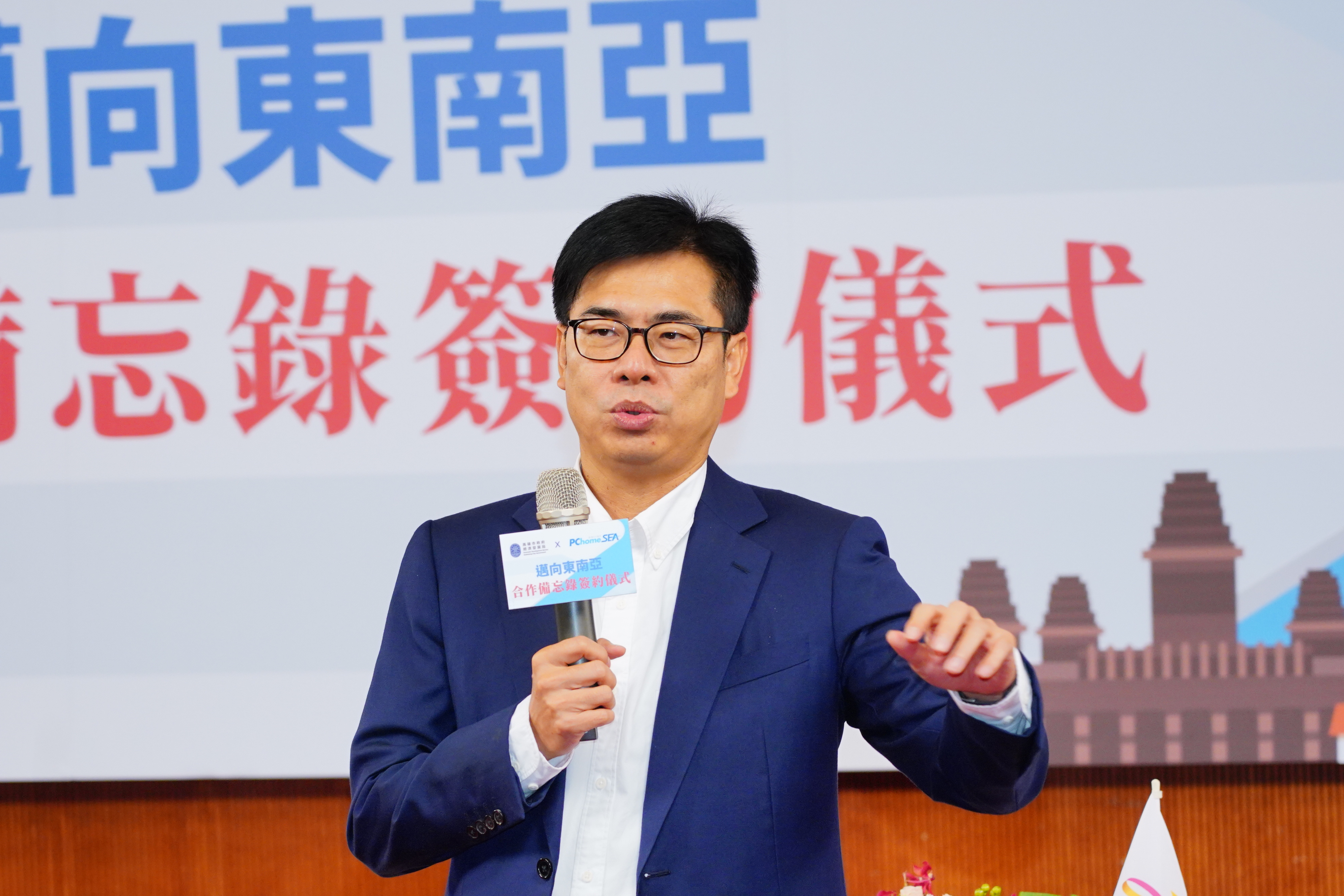 罷捷投票在即，陳其邁呼籲市民「行使公民權，不管支持不支持出門投票」。（本刊資料照）