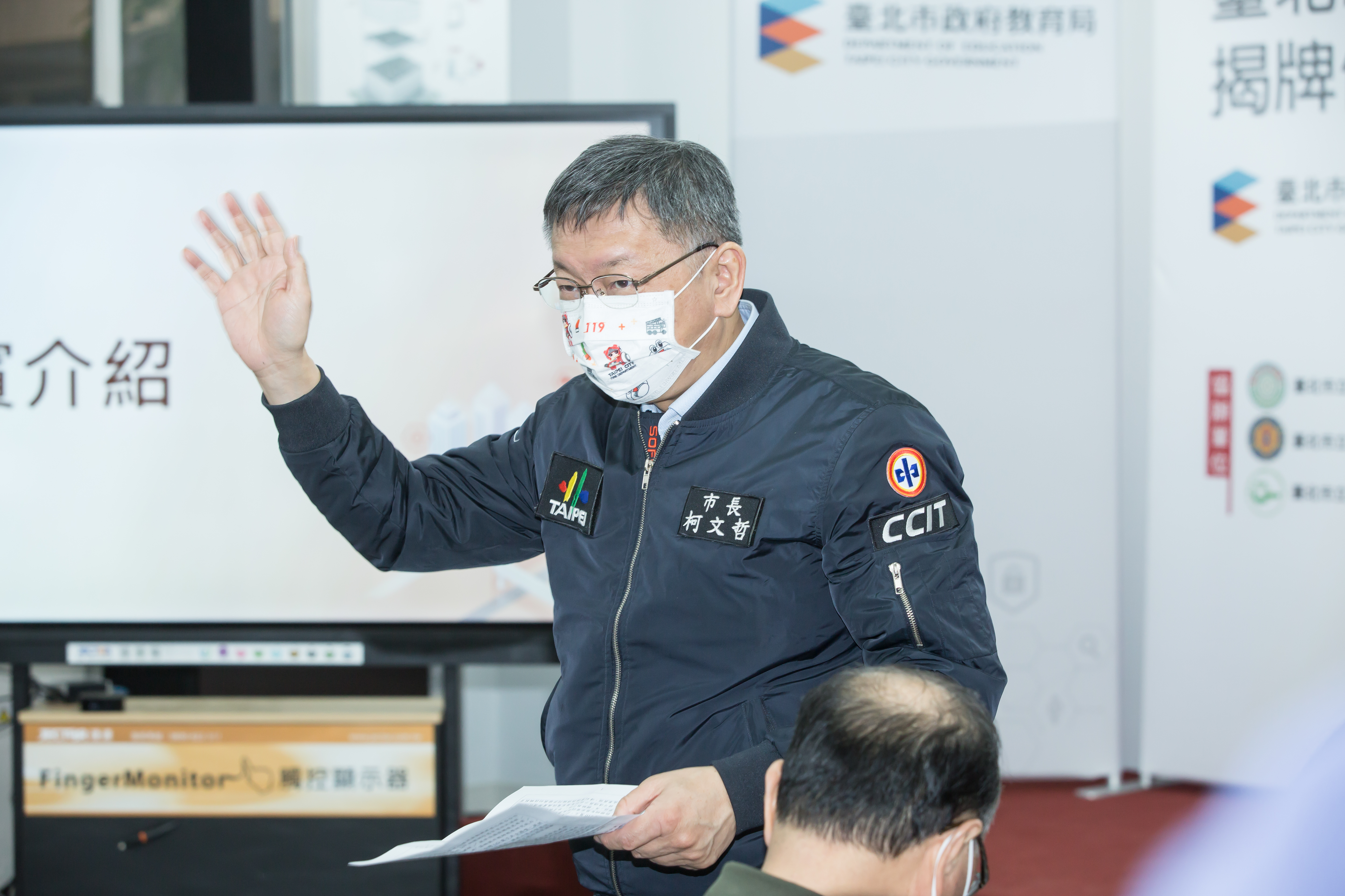 台北市長柯文哲日前自爆，有人在國際市場上向他兜售10萬劑疫苗，被批評是在蹭聲量，北市府今天也做出回應。（本刊資料照）