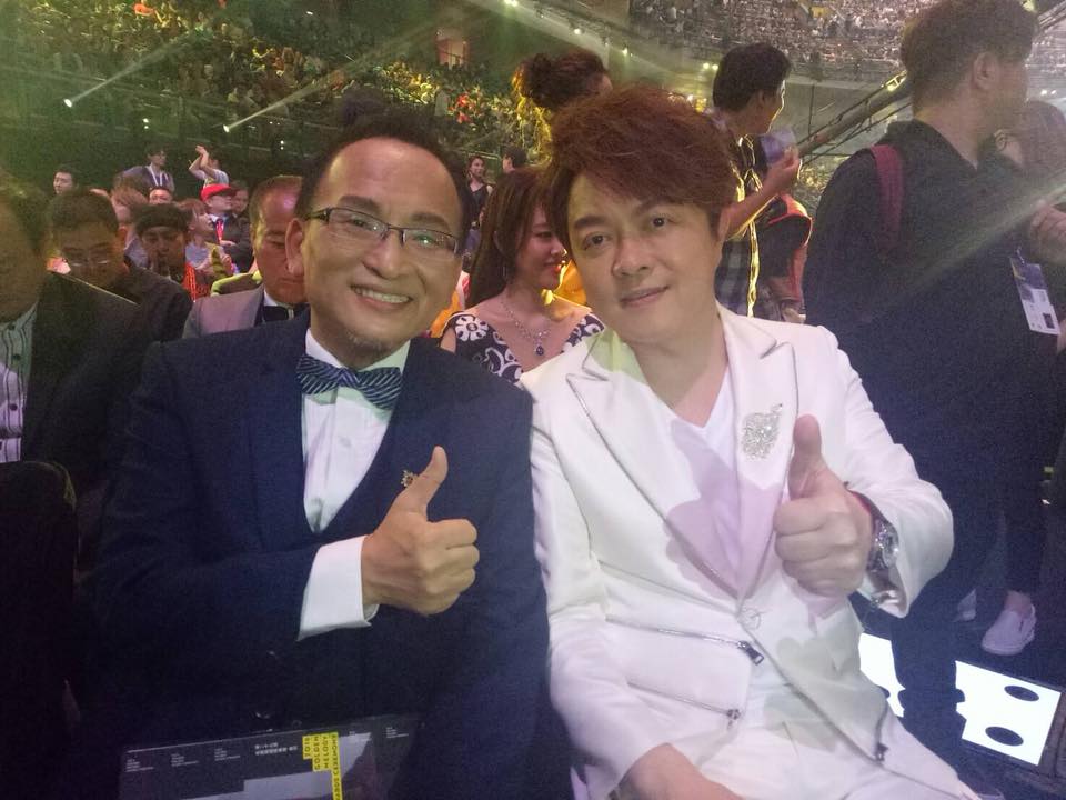 資深樂師孔鏘（左）與翁立友（右）認識超過20年，他也替這次捲入風波的摯友感到無奈。（翻攝自孔鏘老師粉絲俱樂部臉書）