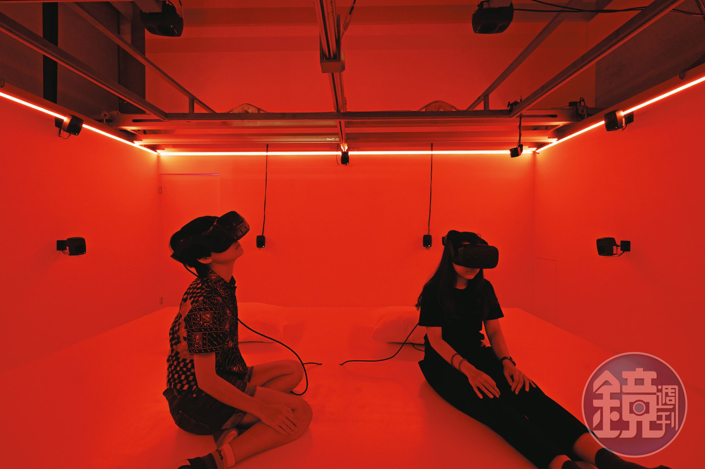 多媒體聲音劇場《色度：賈曼計畫》  結合VR、聲音和燈光裝置， 去年在高雄電影節舉行世界首映。（高雄電影節提供）