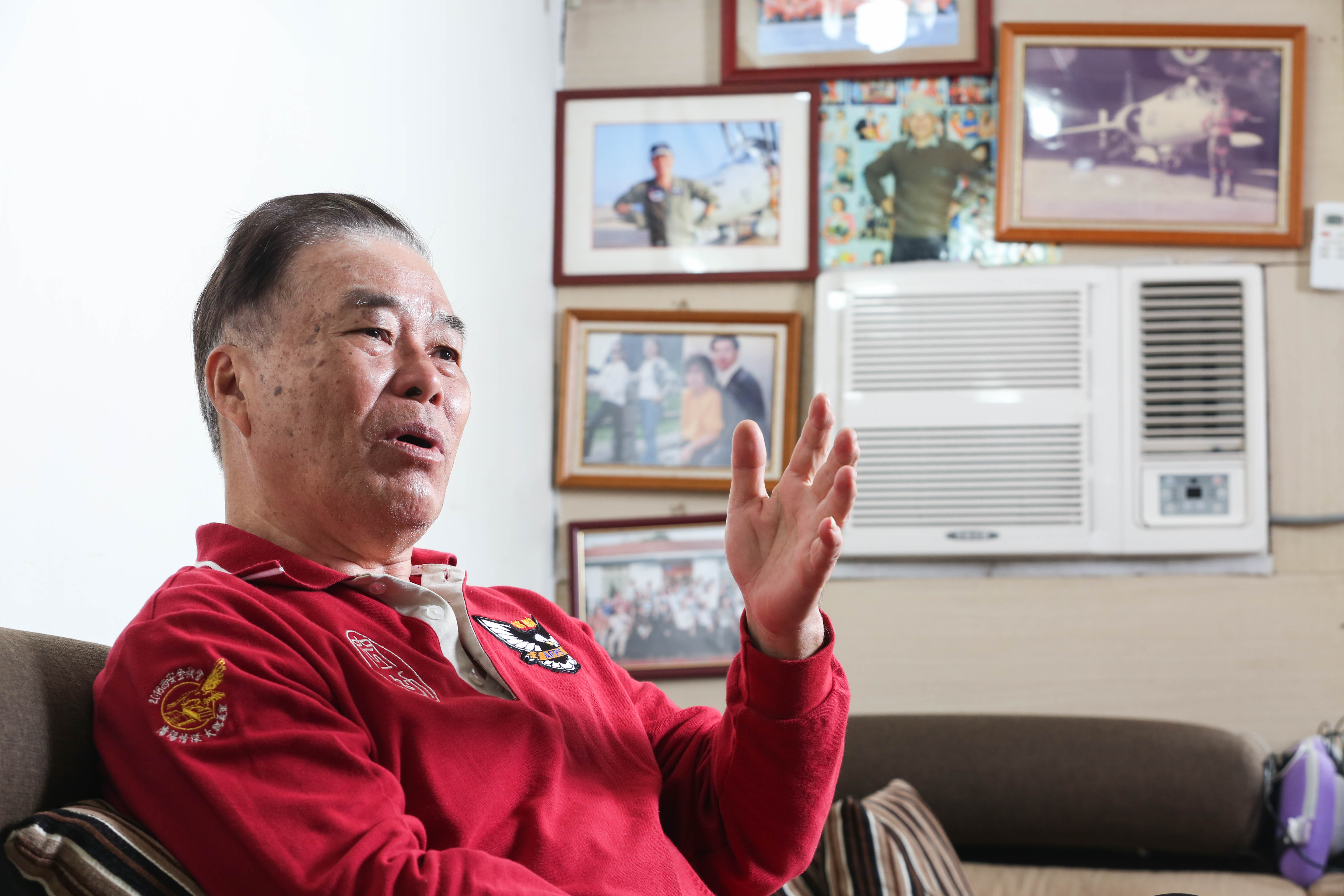田定忠說，飛行員的生死在一瞬間，誰會走不知道，像抽籤一樣，老天爺抽到誰就誰。