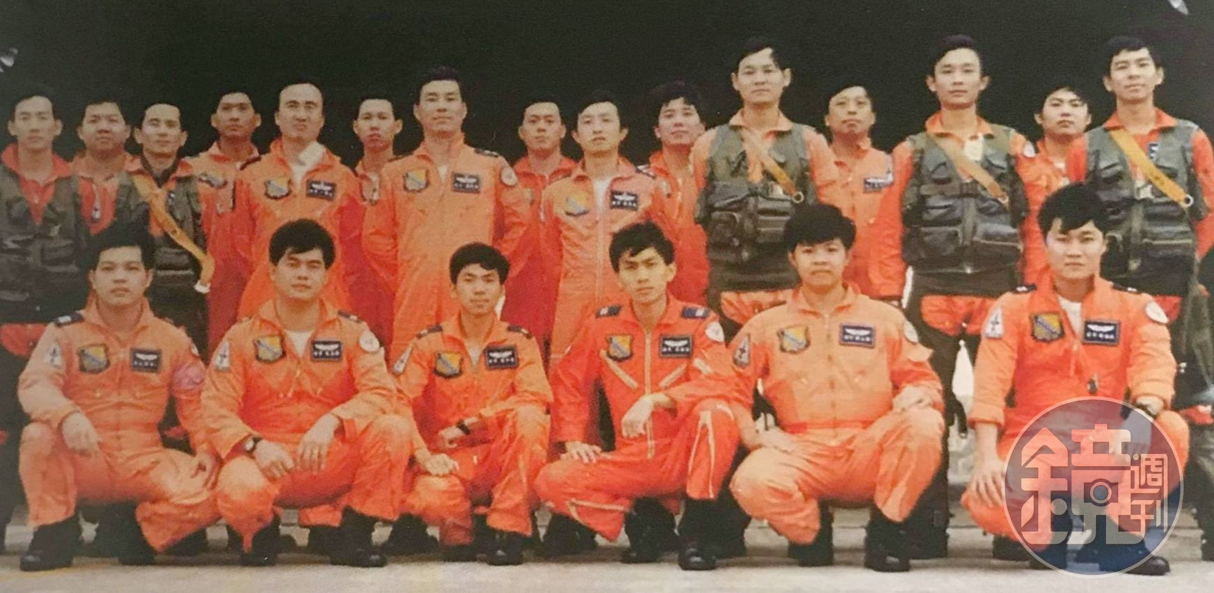 田定忠（後排左7）自空軍官校畢業後，分發至新竹基地。（田定忠提供）