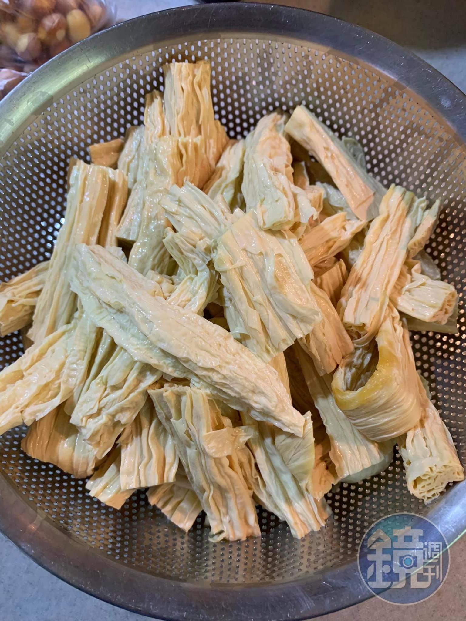 這道菜會用到大量腐竹。