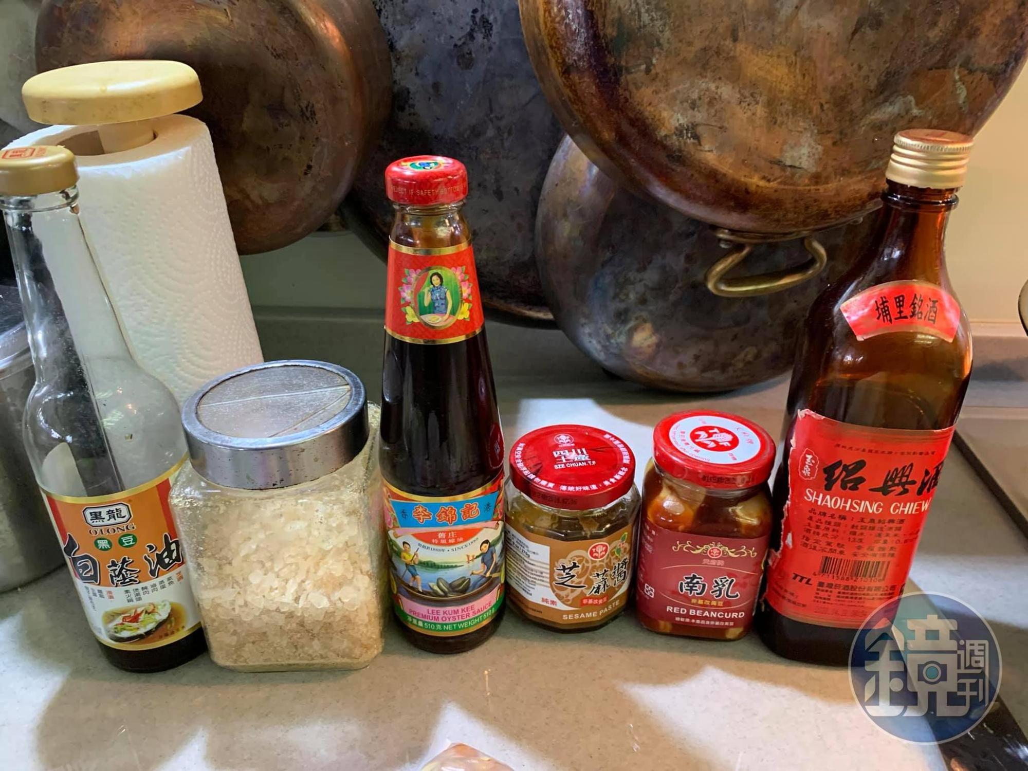 今天用到的所有醬料。
