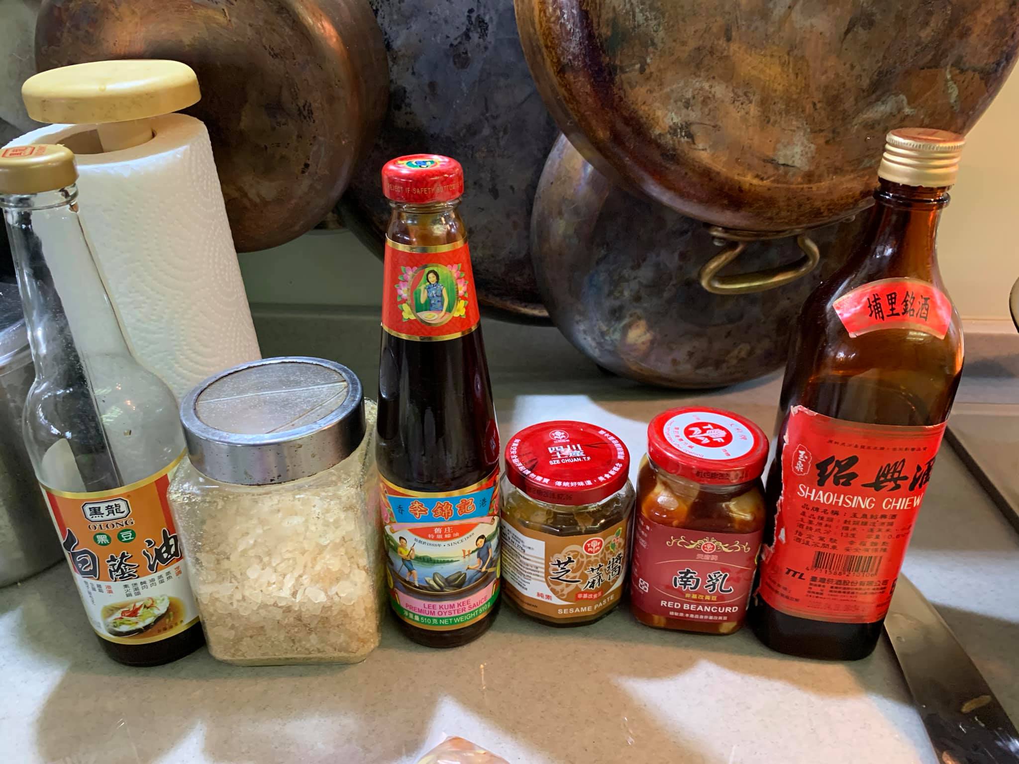 今天用到的所有醬料。