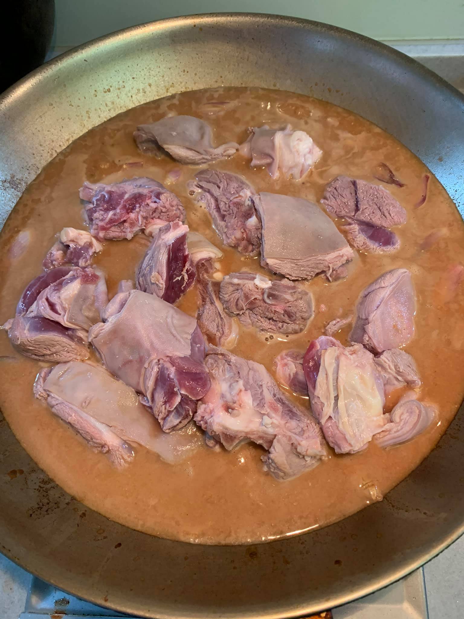 羊肉塊全部入鍋。