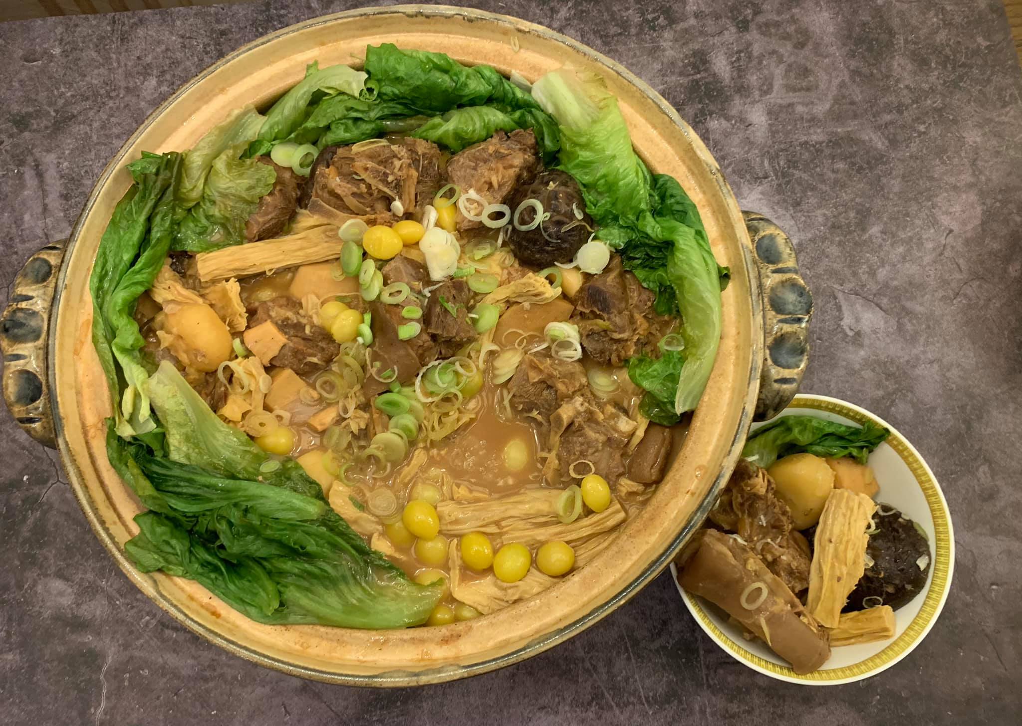 南乳羊腩煲的滋味非常溫厚。
