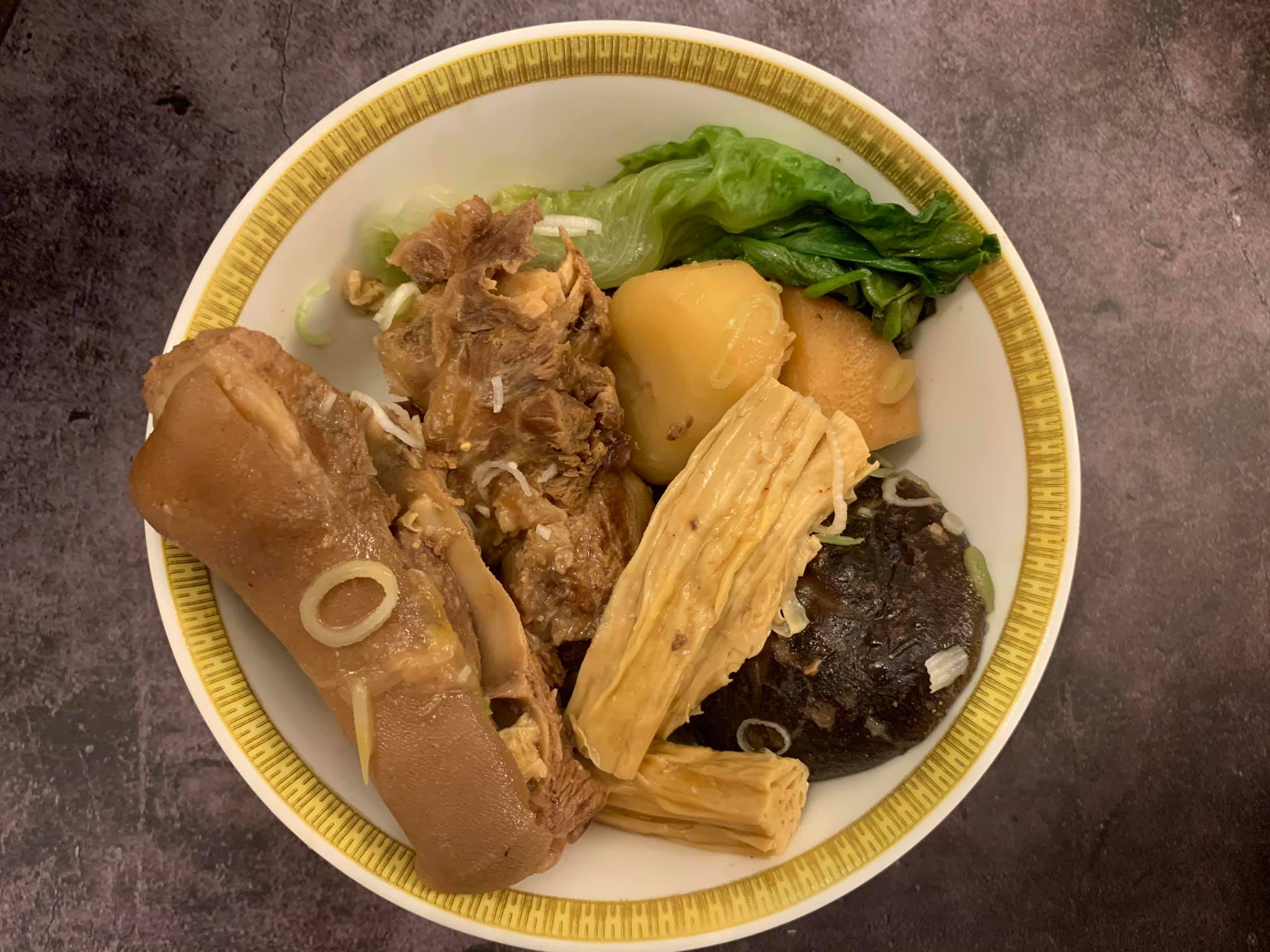 福山萵苣好吃極了，吸飽湯汁的腐竹也是重點。