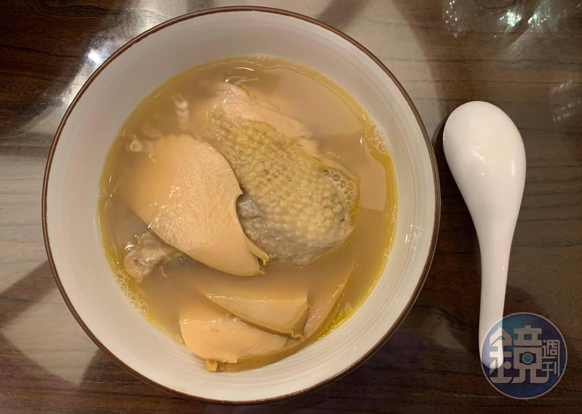 可以看到漂亮的黃金湯汁。