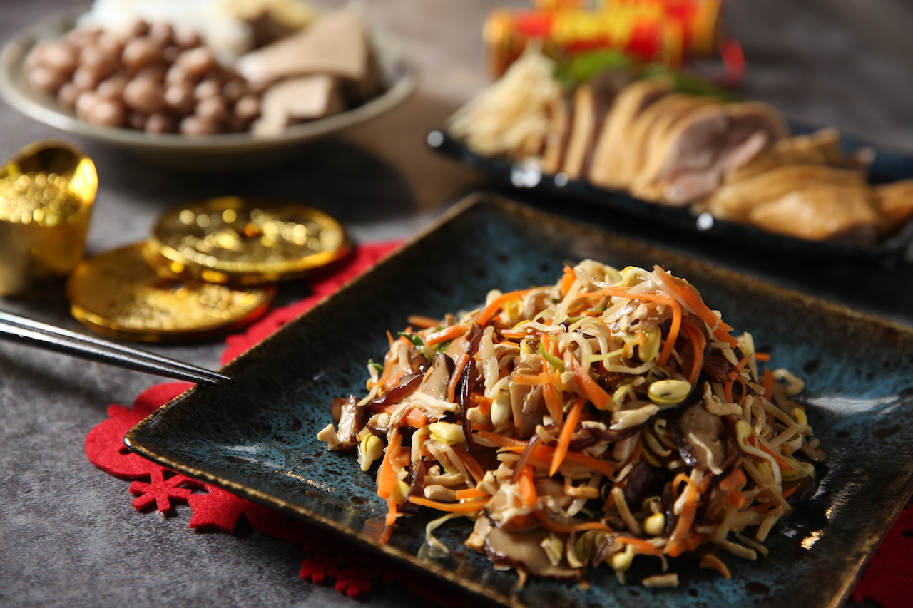 韓良憶親手料理的家族必吃年菜「十香菜」，清香開胃，尾韻有幽微醋香提味。