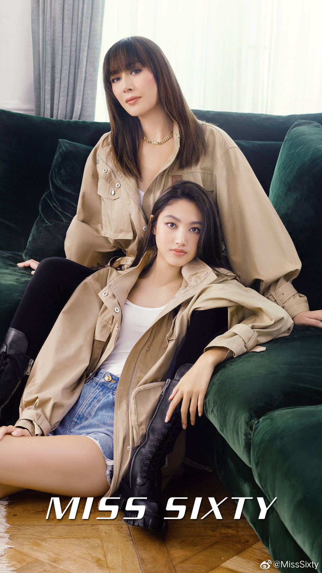 琦琦(後)不時帶著女兒任晴佳拍攝時尚雜誌。(翻攝自琦琦微博)