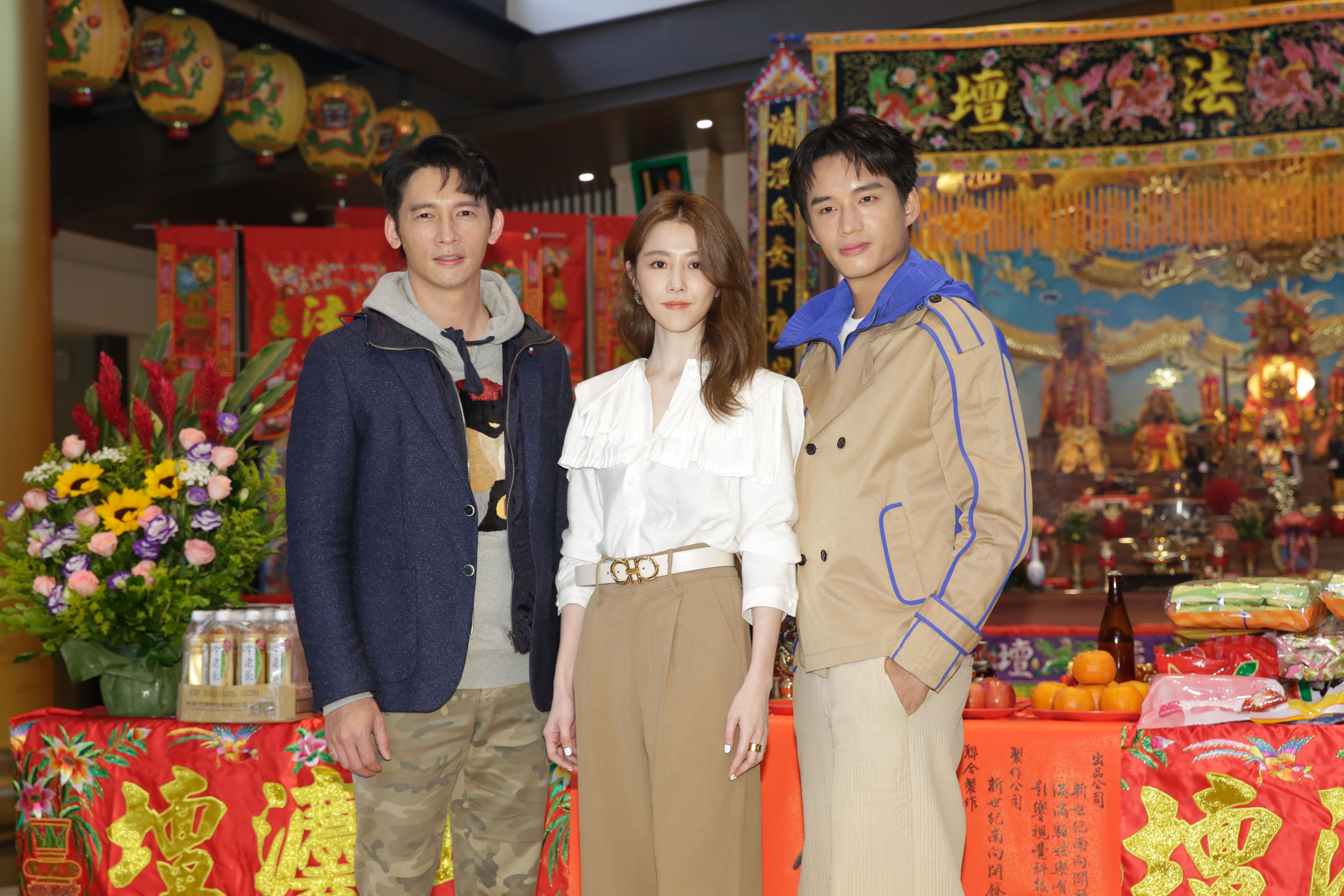 陳澤耀（右起）、邵雨薇、溫昇豪參加電影《衝吧！周大隆》開鏡儀式。