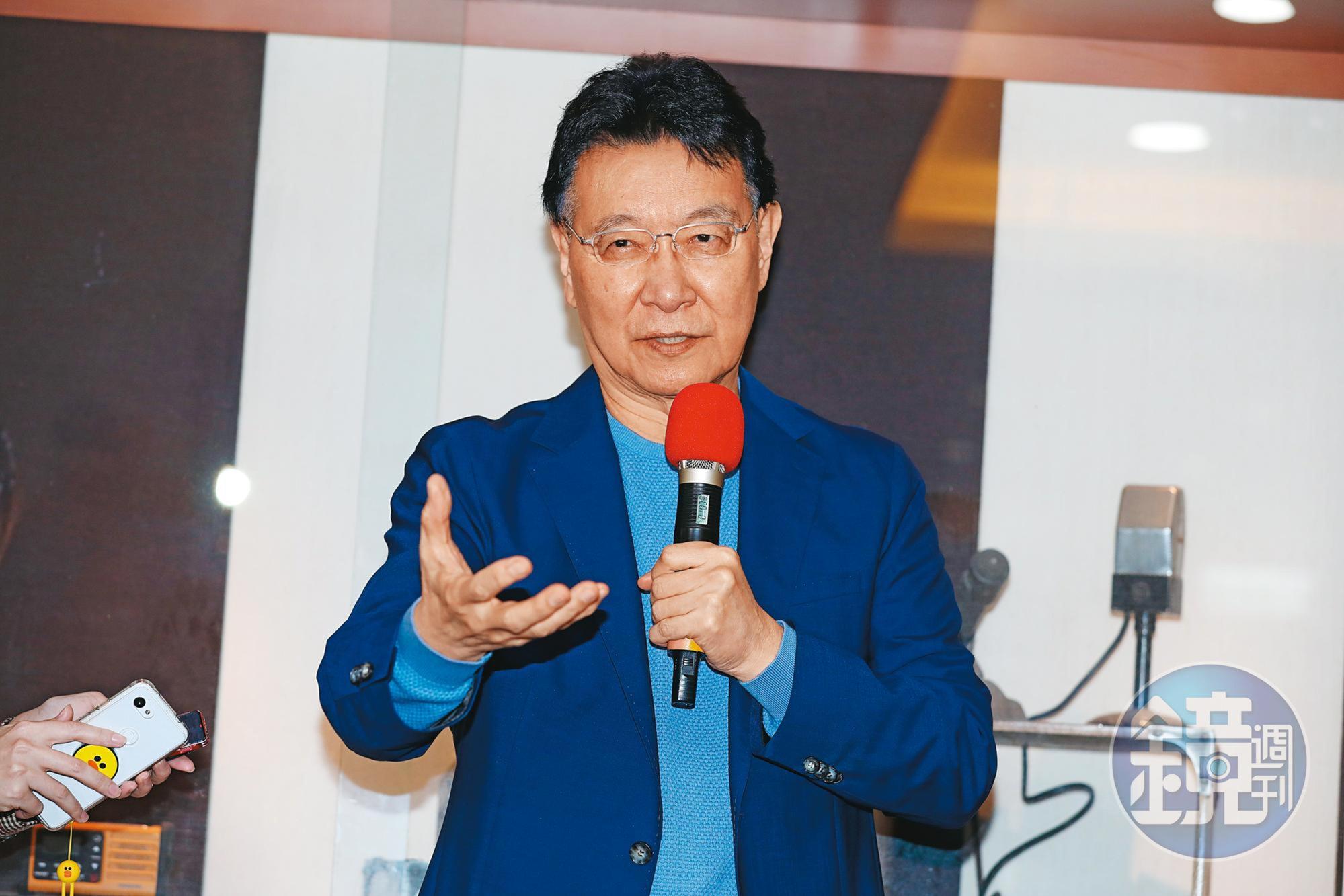 昔年政壇金童的趙少康，如今成了黃昏老龍，再入政壇泥海，能否鼓動新風潮、造成新時勢，且拭目以待。
