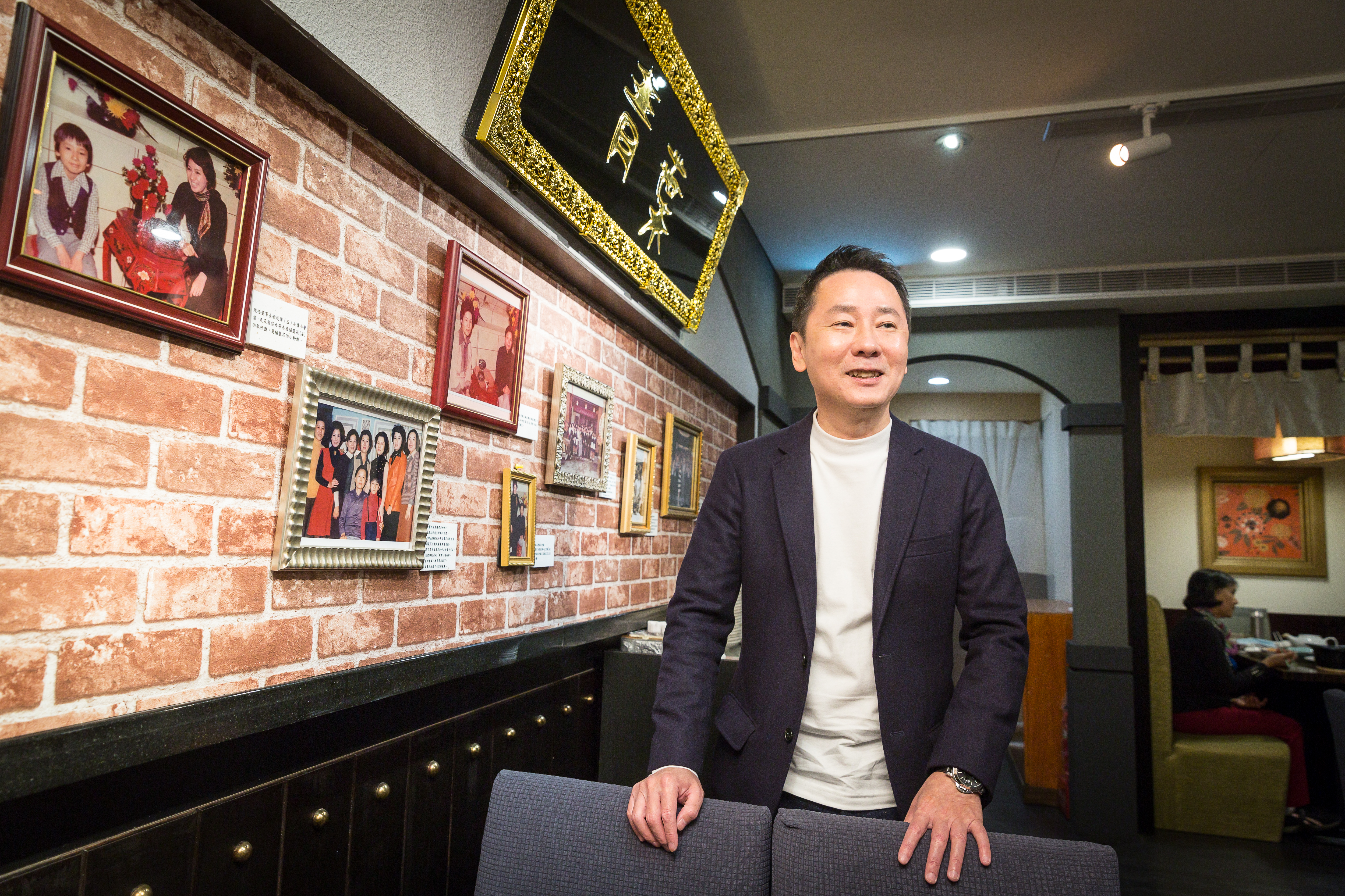 店內菜色多達200百道，每道都有粉絲，姚成璋每道都刪不下手。