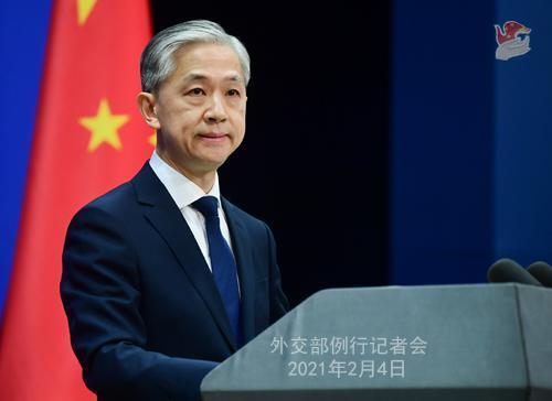 「中國環球電視網」在英執照被撤銷後,中國外交部發言人汪文斌反批BBC做假新聞。(翻攝自中國外交部)