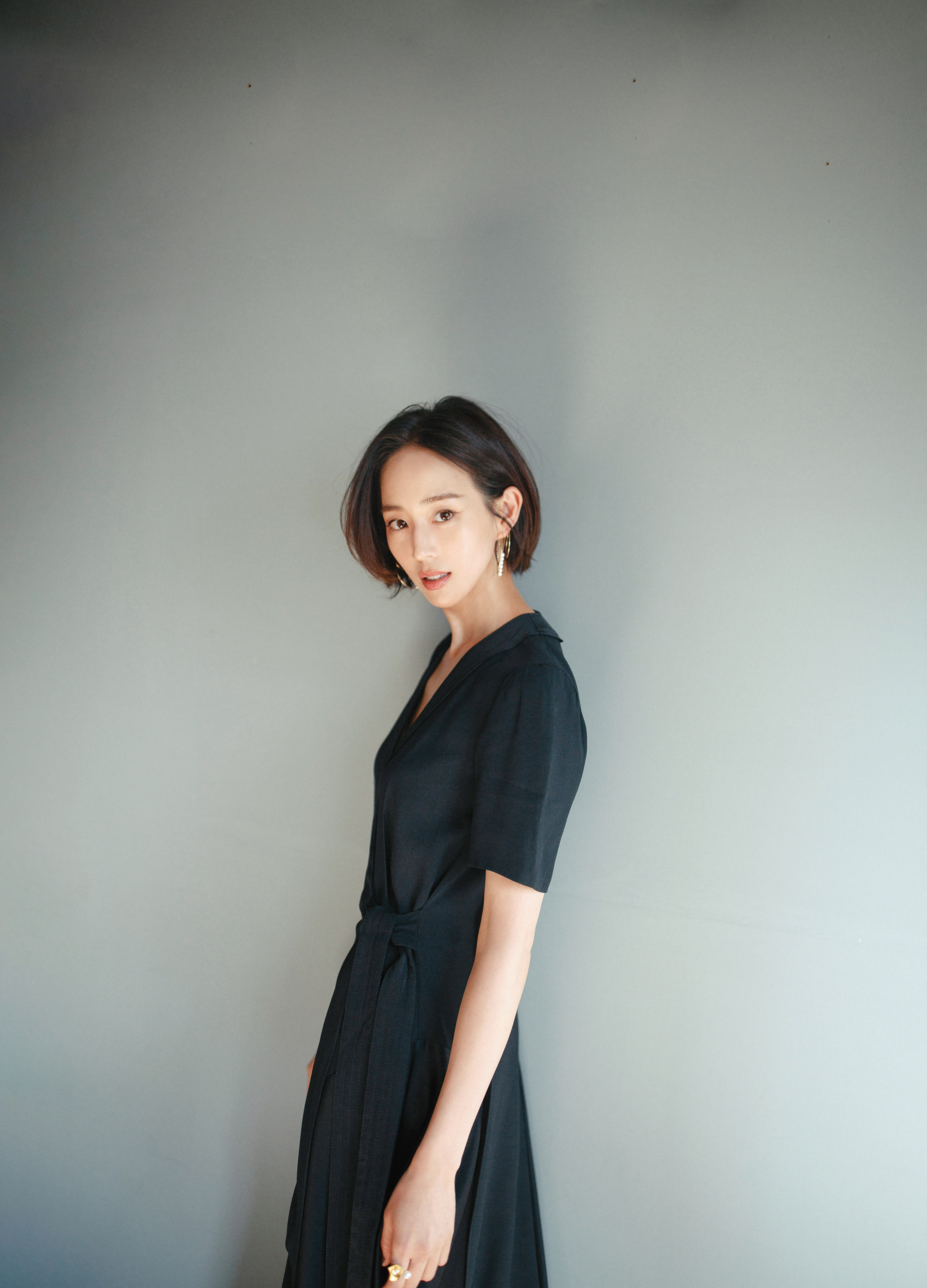 近年作品多在中國大陸,張鈞甯與周迅等人都合作過,「感受到不同演員的表演方式,與他們的力量。」