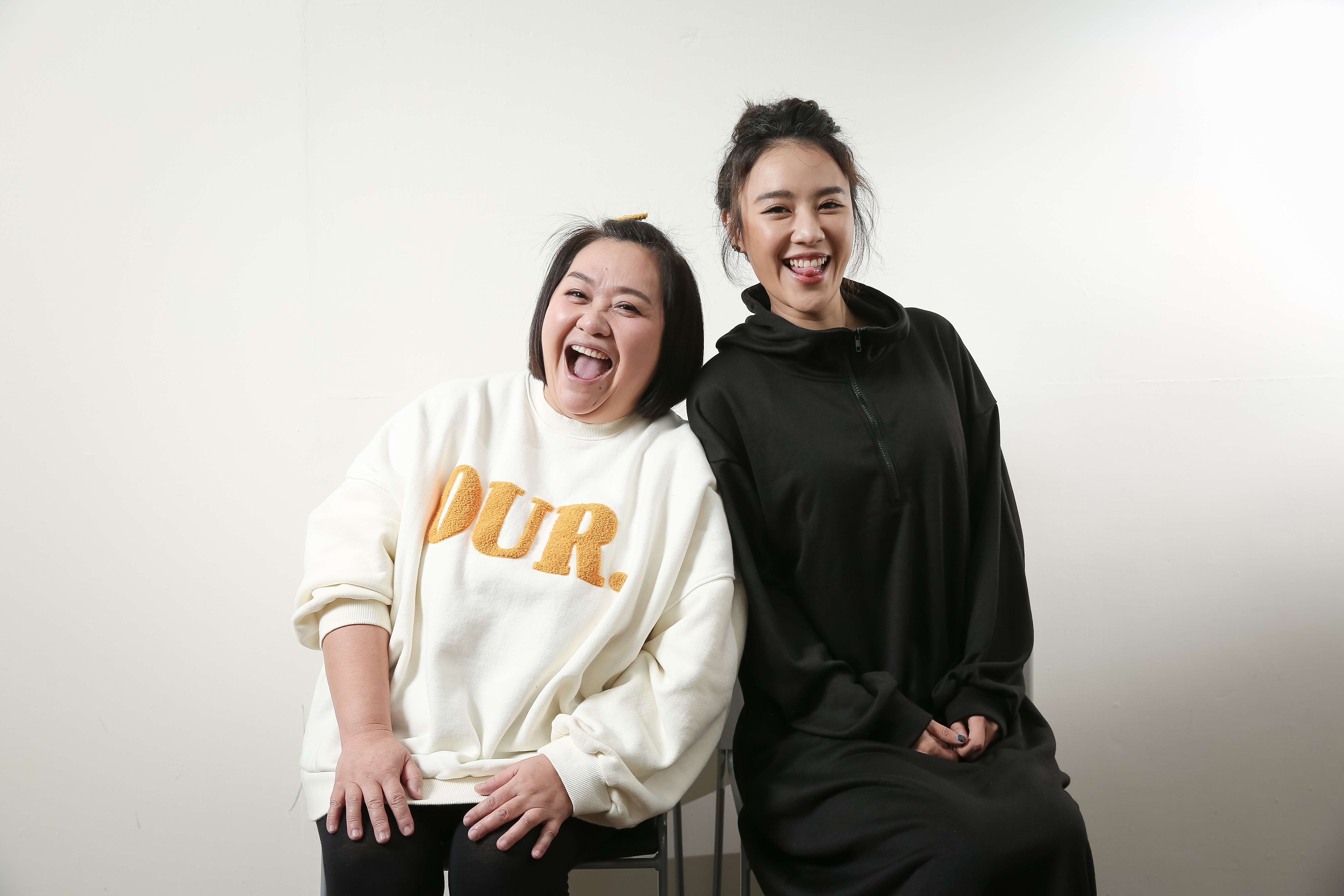 鍾欣凌與方宥心將在音樂劇《結婚！結昏？辦桌》飾演一對姊妹，而且鍾欣凌是方宥心的妹妹，讓她非常擔心站在一起會有「祖孫感」。