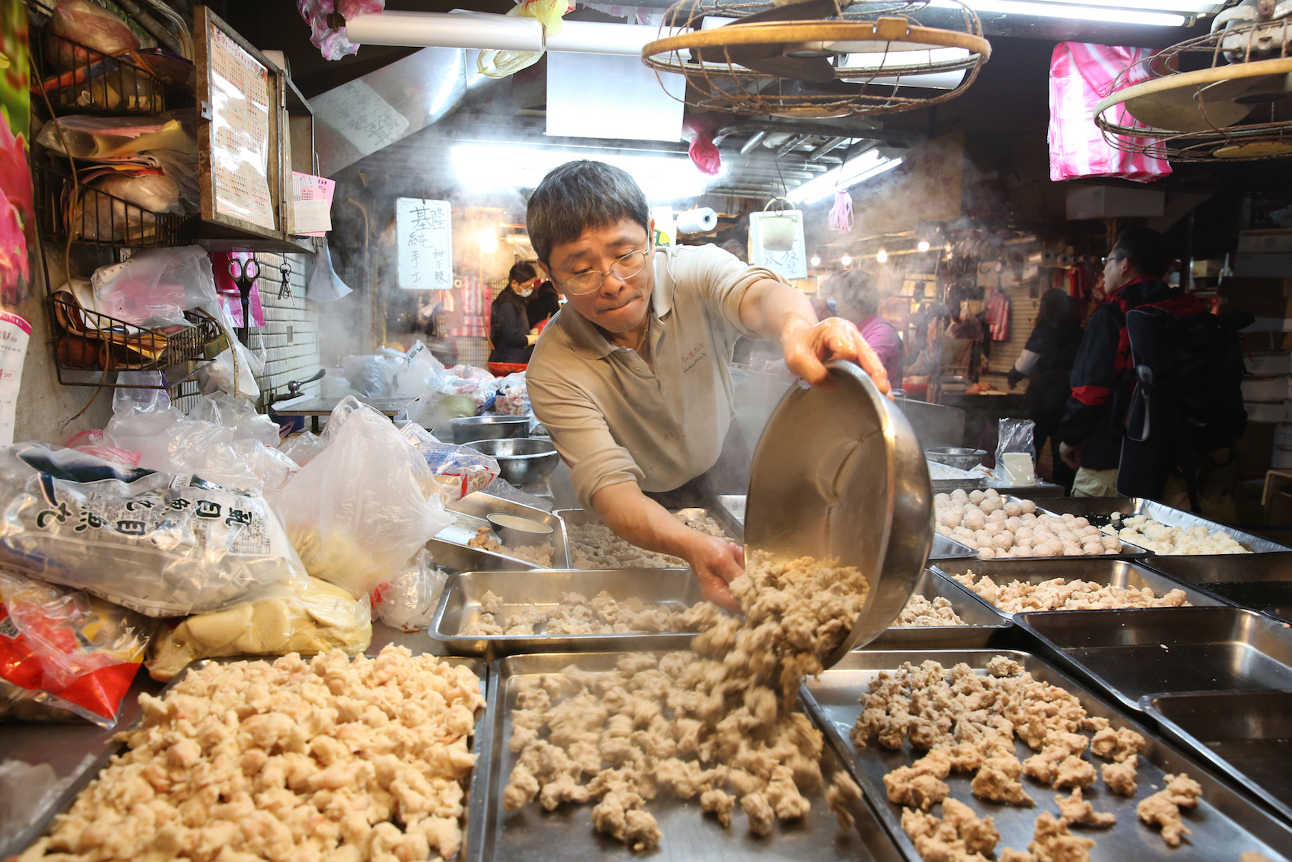 濱江市場「七禾魚丸店」是James經常光顧的老字號。