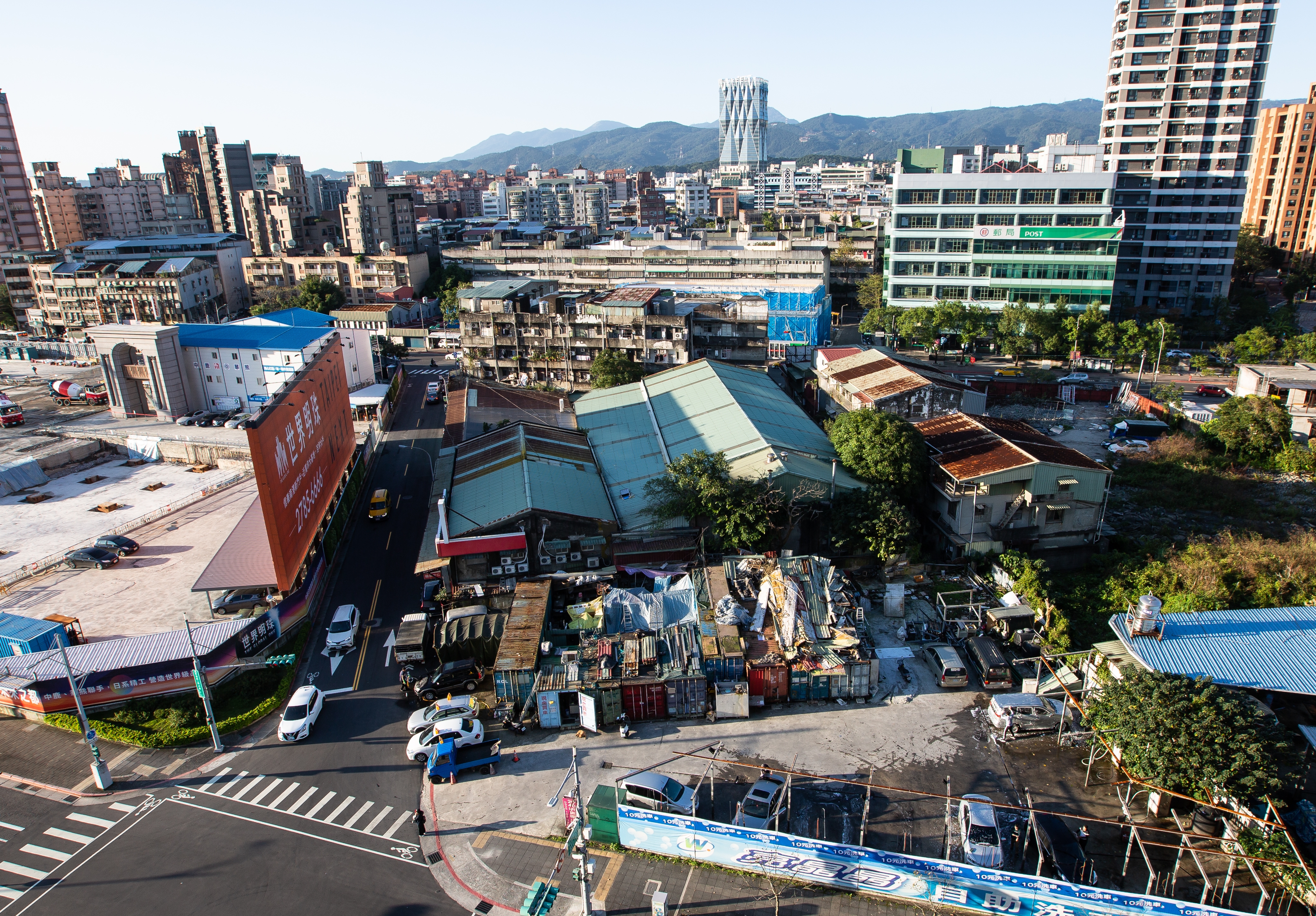 南港貨櫃屋就位於台北市南港區的黃金地段。
