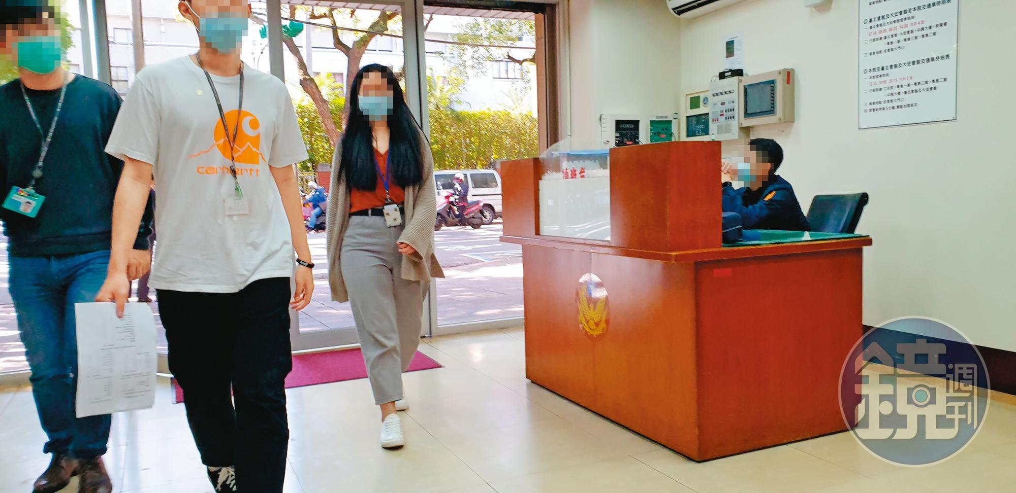 寄生在立法院青島三館民眾黨團辦公室的民眾黨部主管及人員約20人,即便沒有佩戴立院核發的助理證,也能自由進出1樓大門,遭批特權。(圖內非當事人)