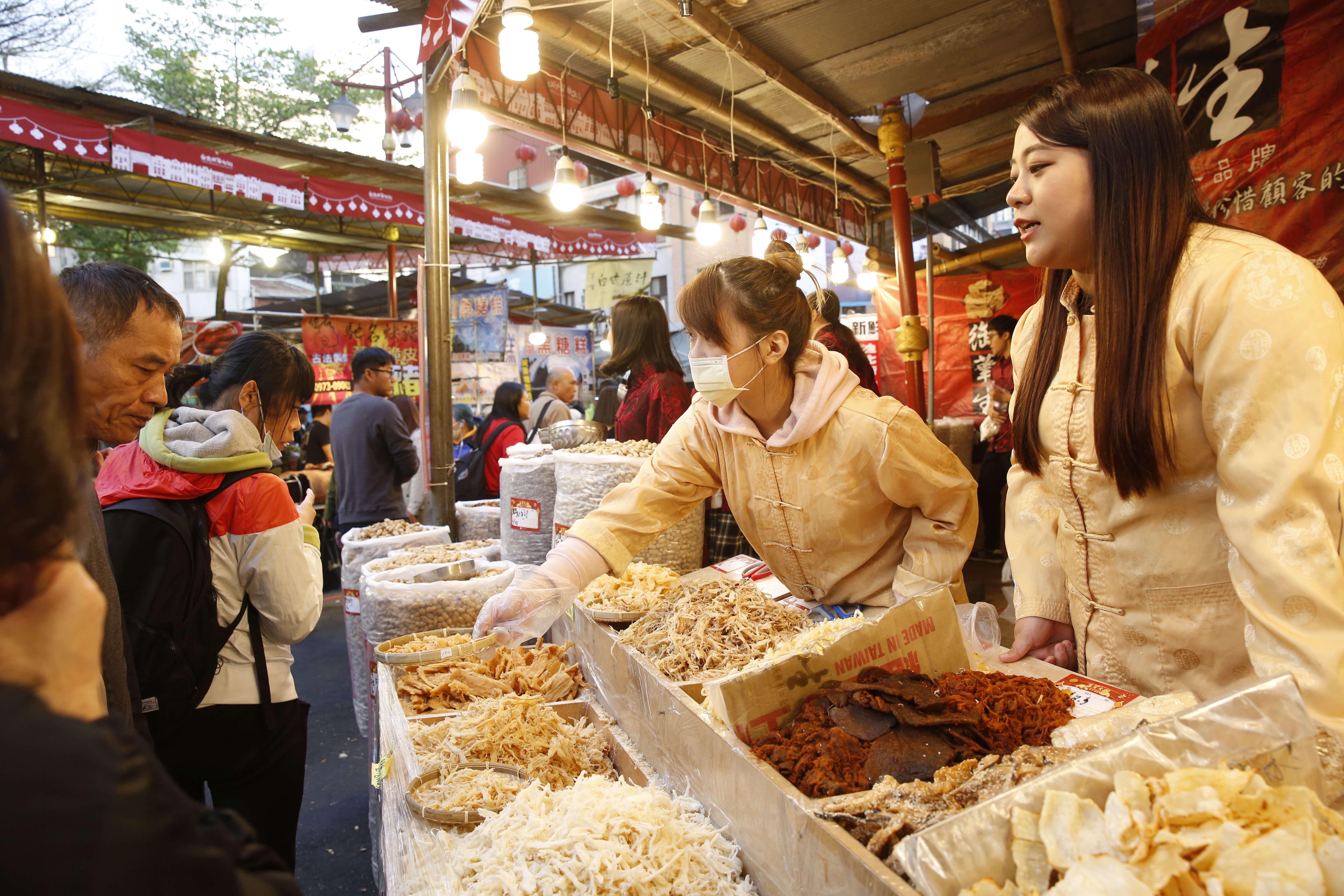 營養師高敏敏在臉書列出過年「15項傳統零食熱量排行」。（資料照）