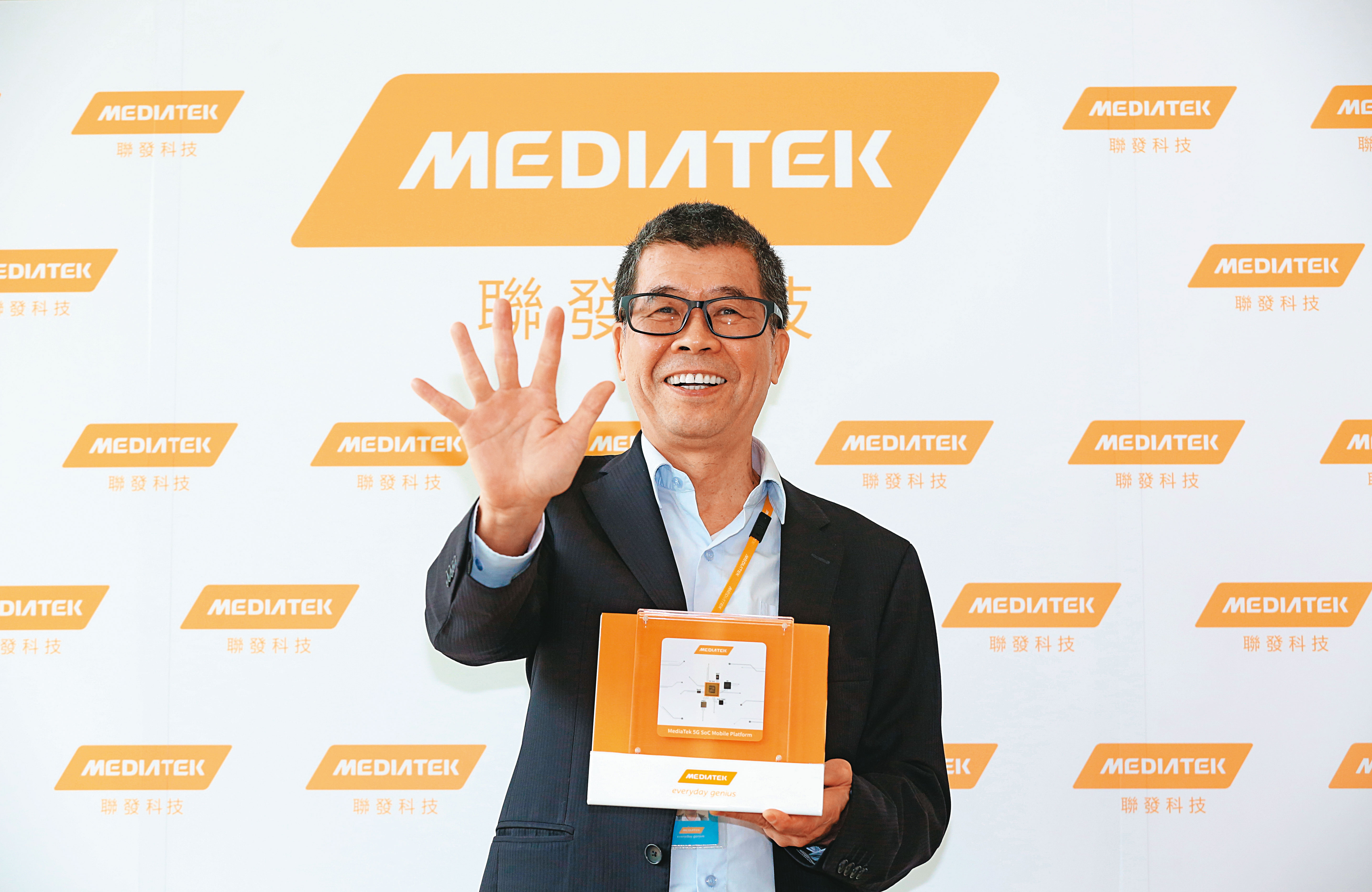 蔡明介率領的聯發科經歷了三起三落,但他不斷堅持投入研發取得技術領先,終於在去年彎道超車高通,奪下5G手機晶片龍頭寶座。