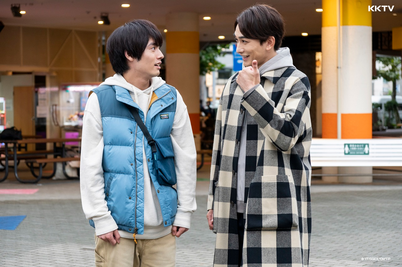 赤楚衛二（左）和町田啓太（右）兩人在《如果30歲還是處男，似乎就能成為魔法師》中的互動與火花深獲觀眾喜愛。（KKTV提供）