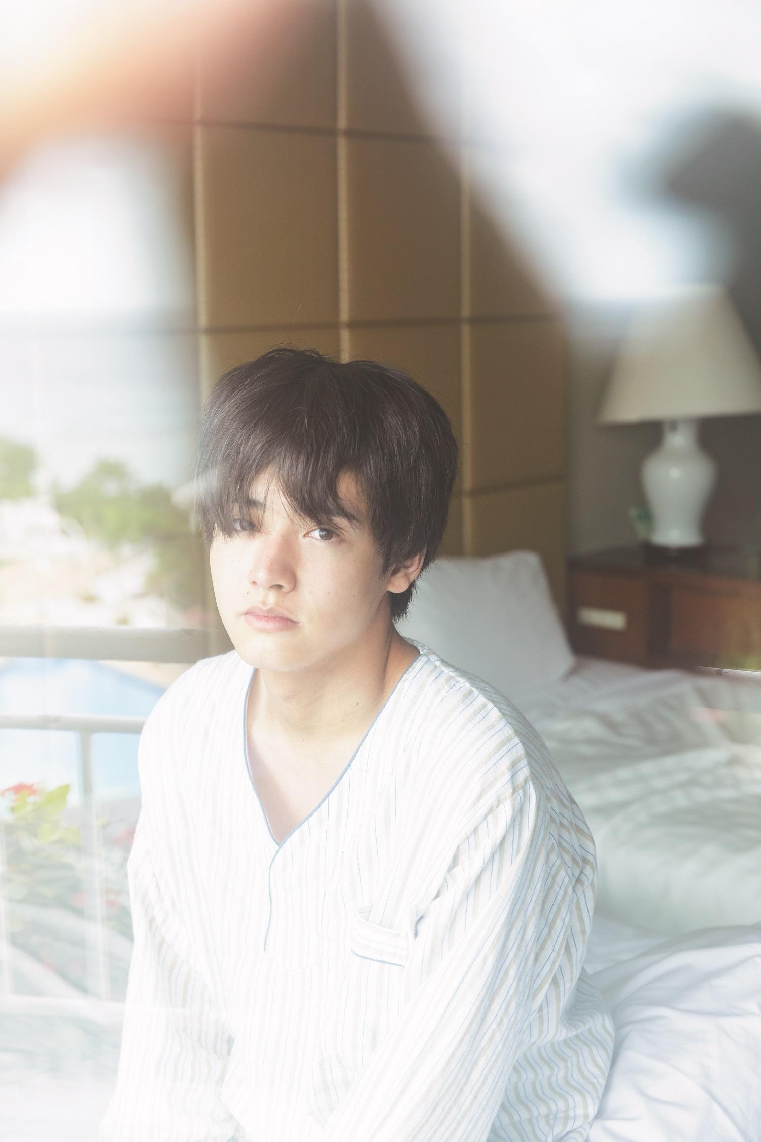 赤楚衛二個人首本寫真集《A》在台灣也吸引大批粉絲搶購。（Tristone Entertainment提供）