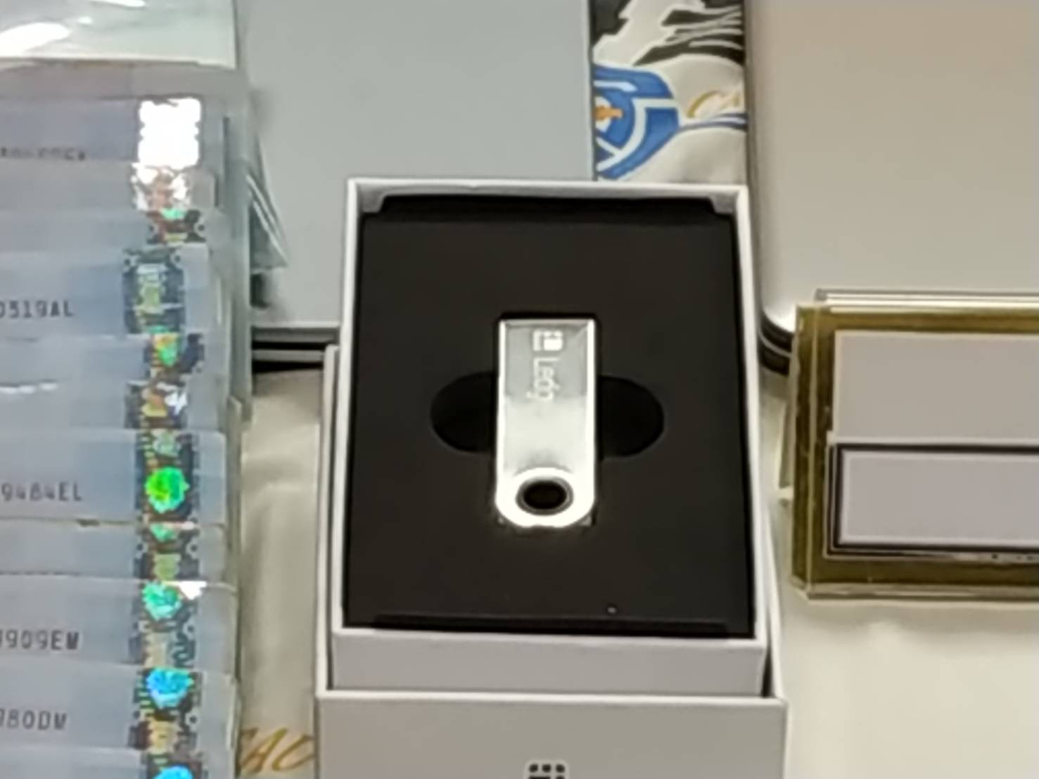 這個外觀狀似隨身碟的「冷錢包」，內藏台幣600萬元的資料鏈。