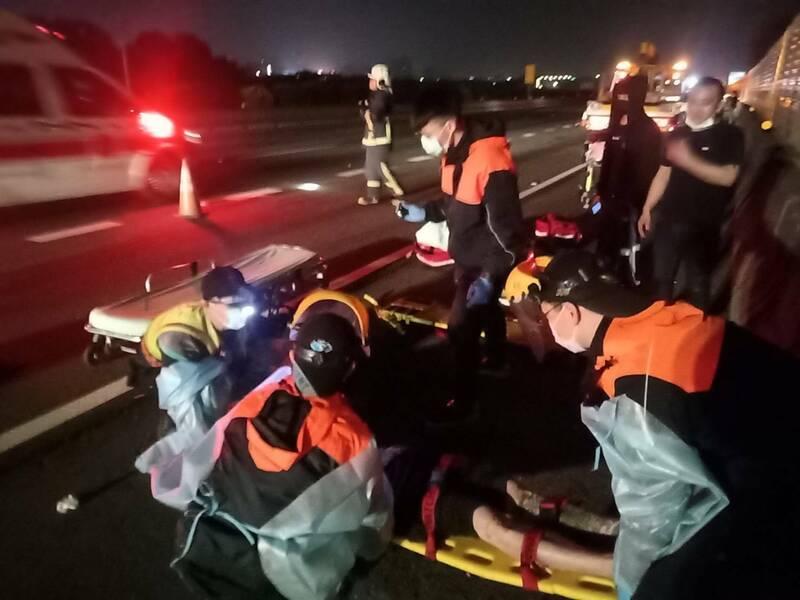 警消趕抵現場時，王男當場死亡，郭男送醫急救仍不治。（讀者提供）