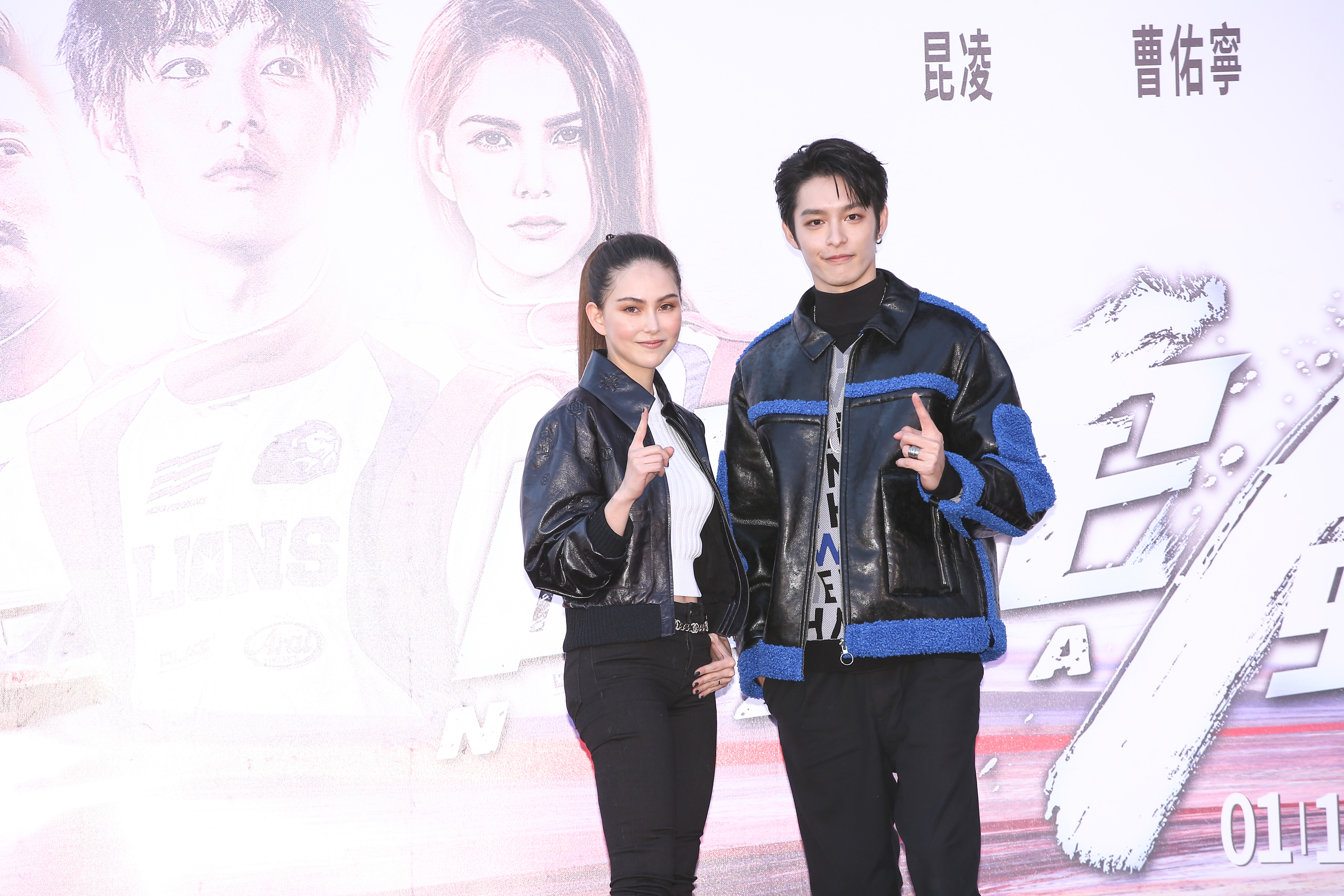 周杰倫監製的職業賽車電影《叱咤風雲》,由昆凌(左)、曹佑寧(右)主演,陳艾熙看完讚賞師姐事業、愛情愛情得意。