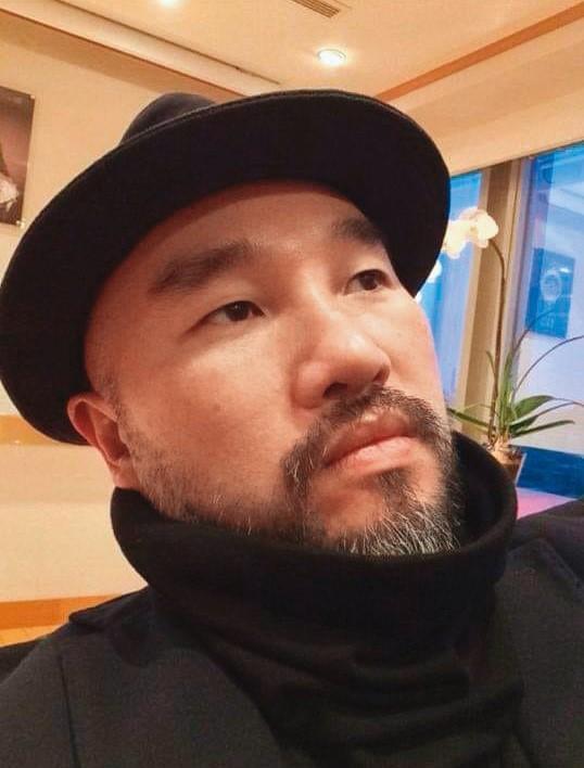 辛龍在太太劉真逝世後,至今都未走出傷痛,暫別演藝圈工作。(翻攝自辛龍臉書)