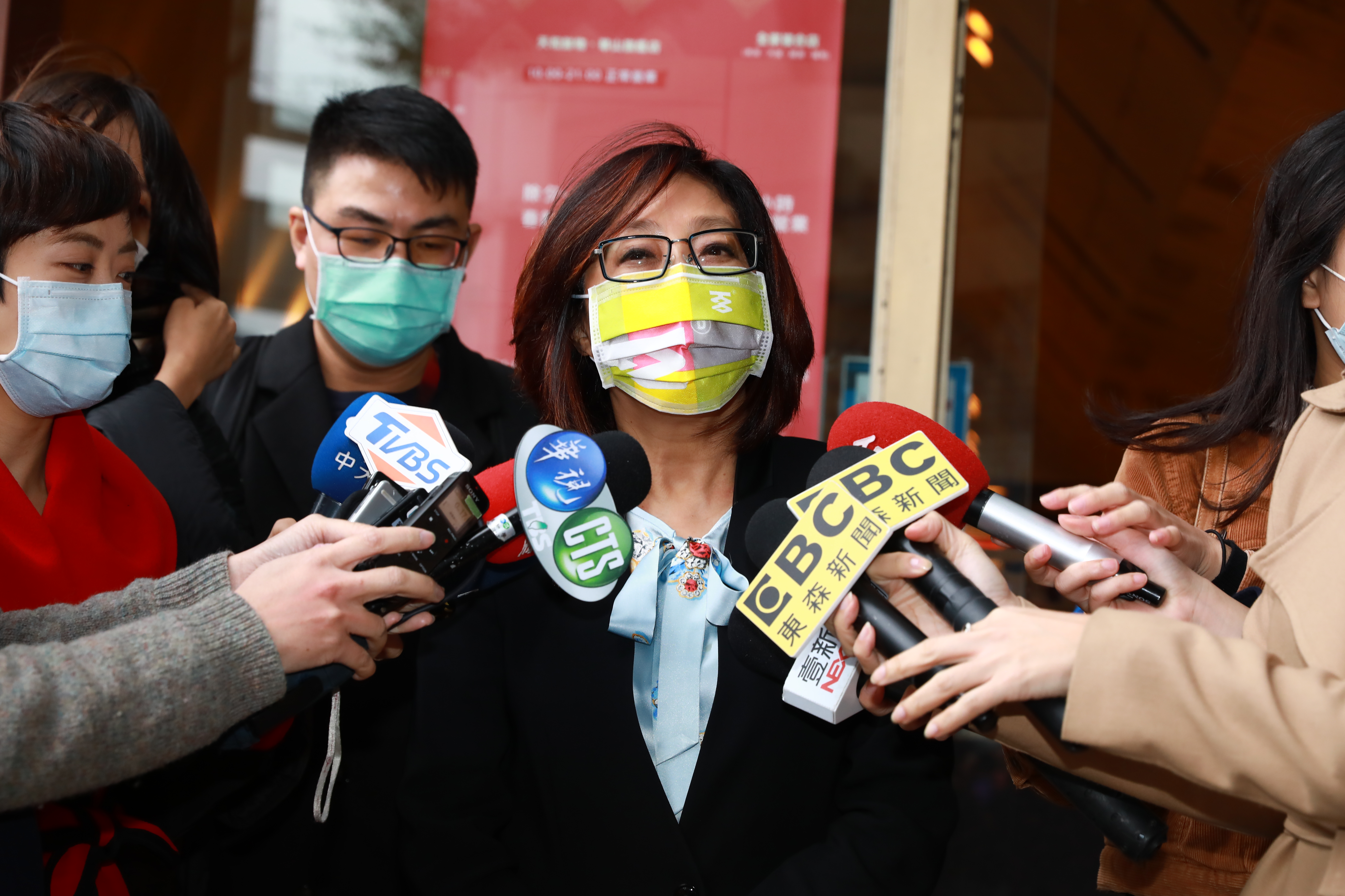 民進黨中評會主委康裕成會後接受媒體訪問。