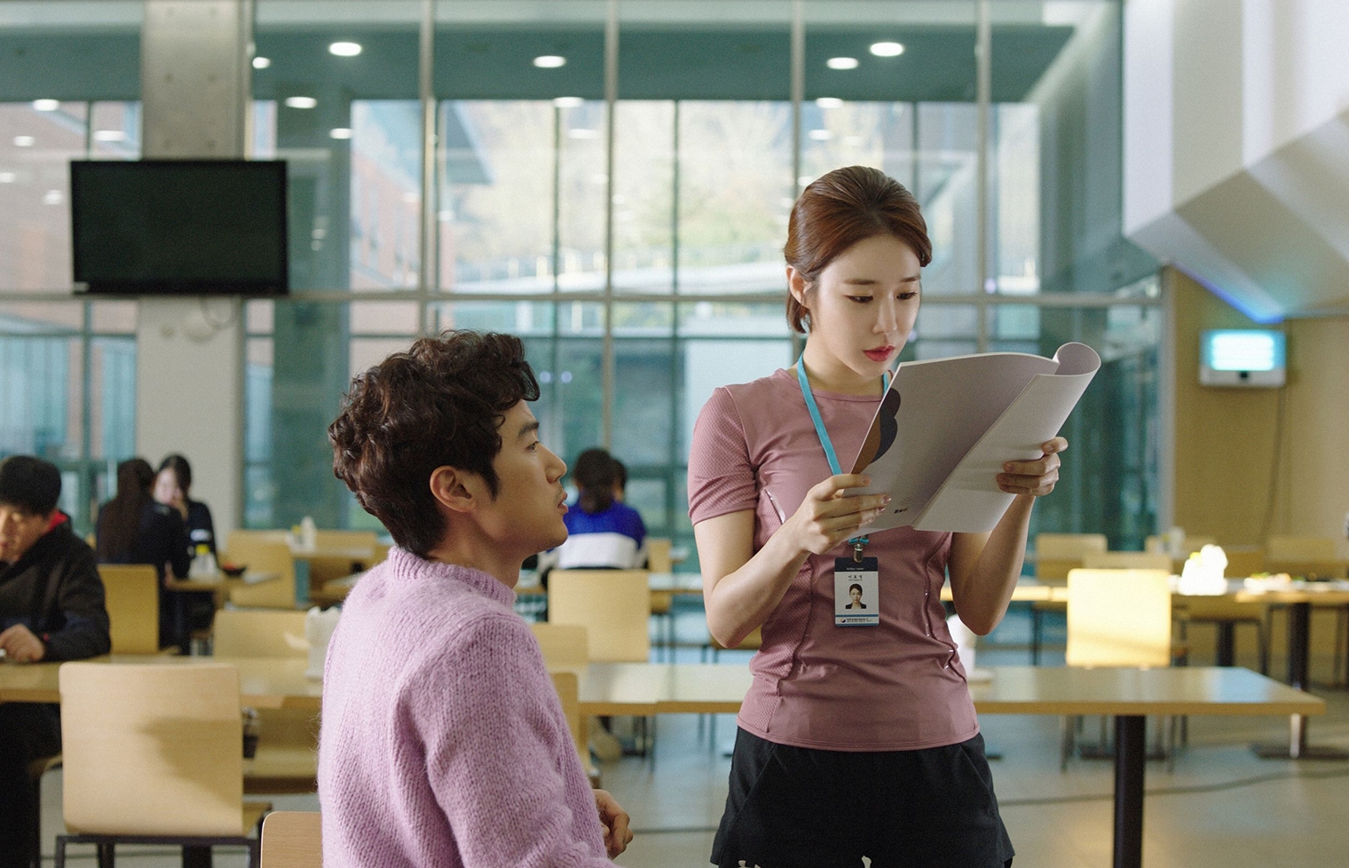 劉仁娜在《今天決定我愛你》為了躲避恐怖前夫，接受刑警金剛于的保護。（華映娛樂提供）