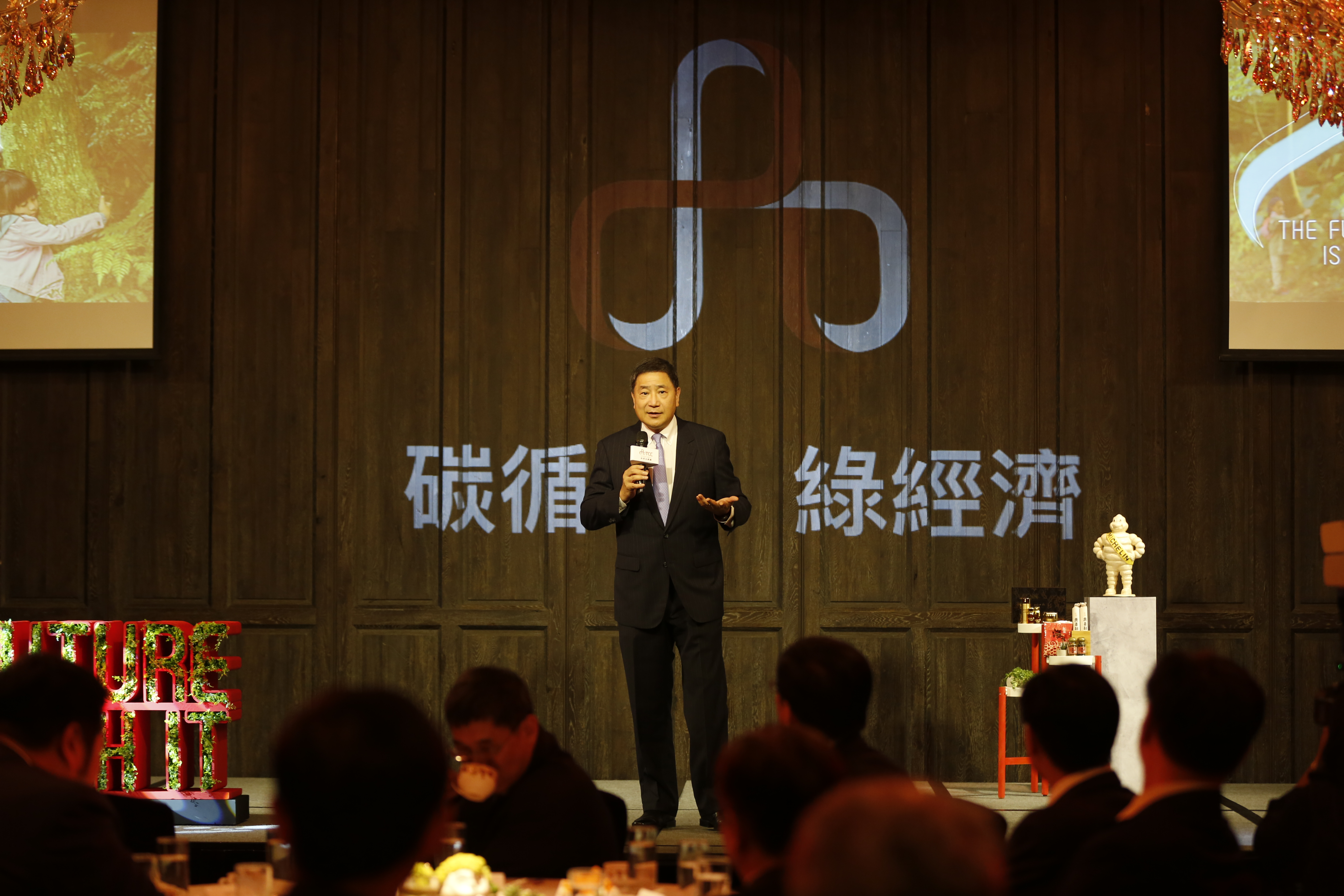 張安平認為環保需要不求回報的付出，但台泥會用更好的成績回報股東，一切都在能力範圍內。