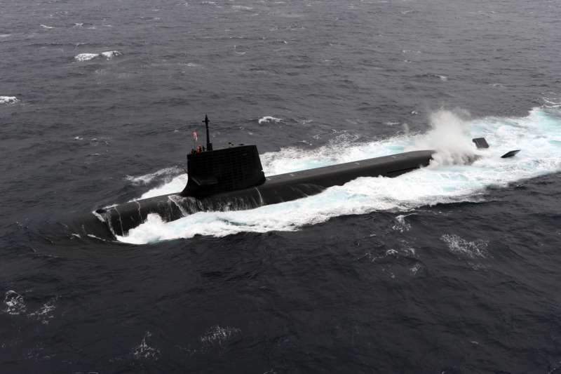 日本海上自衛隊的「蒼龍號」潛艦，遭爆與商船相撞後，只能用手機與總部取得聯絡的尷尬情況。（翻攝自海上自衛隊官網）