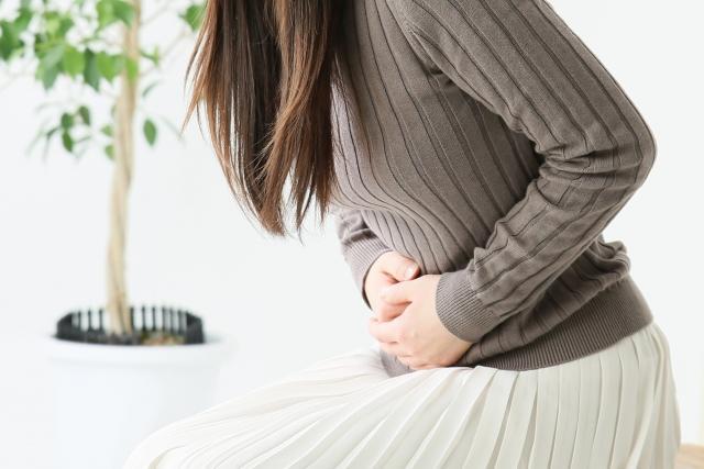 連男在許女流產後迅速提離婚,至戶政事務所辦理完手續後還當眾羞辱前妻。(示意圖,photo-AC)
